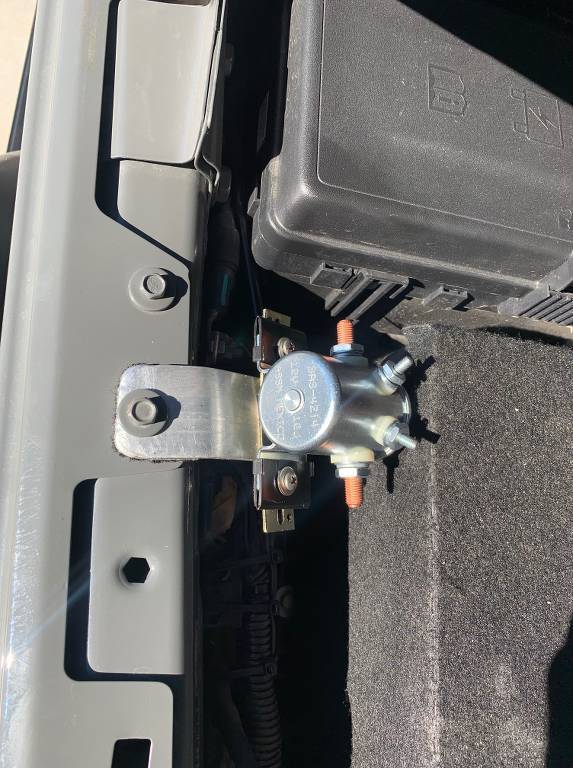 Jeep Gladiator Relays warm right after starting... fCb95u