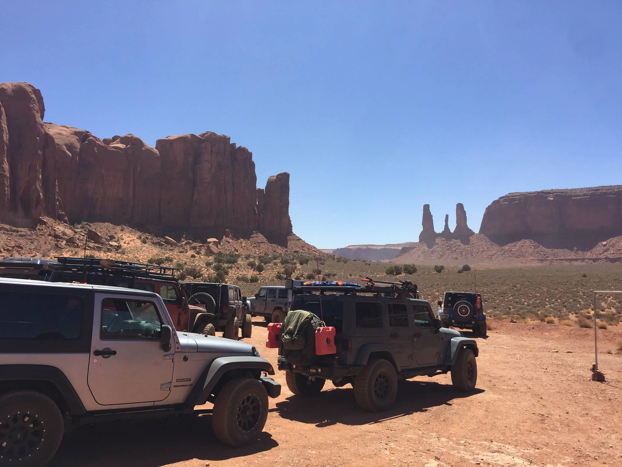 Jeep Gladiator Monument Valley - Tse’Bii’Ndzisgaii IMG_8589