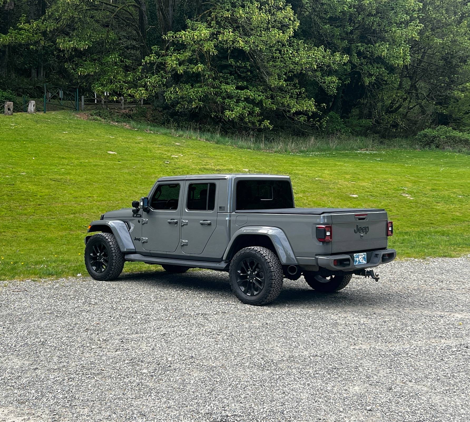 Jeep Gladiator Tushy Tuesday!! Let's see those Gladiator Rear Ends! 1715782495950-yi