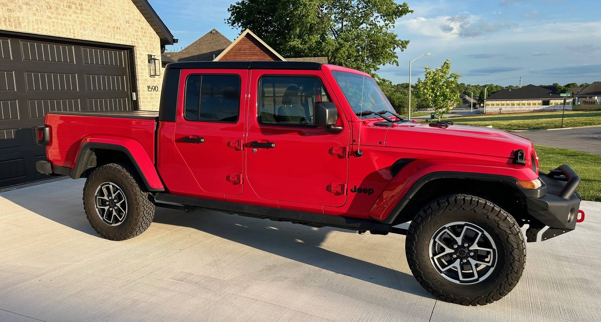 Jeep Gladiator SOLD! 2022 Jeep JT - ONLY 14k miles! Red w mods (ARB, BFG) - Springfield MO - $36000 2022 Jeep Gladiator Pic 28