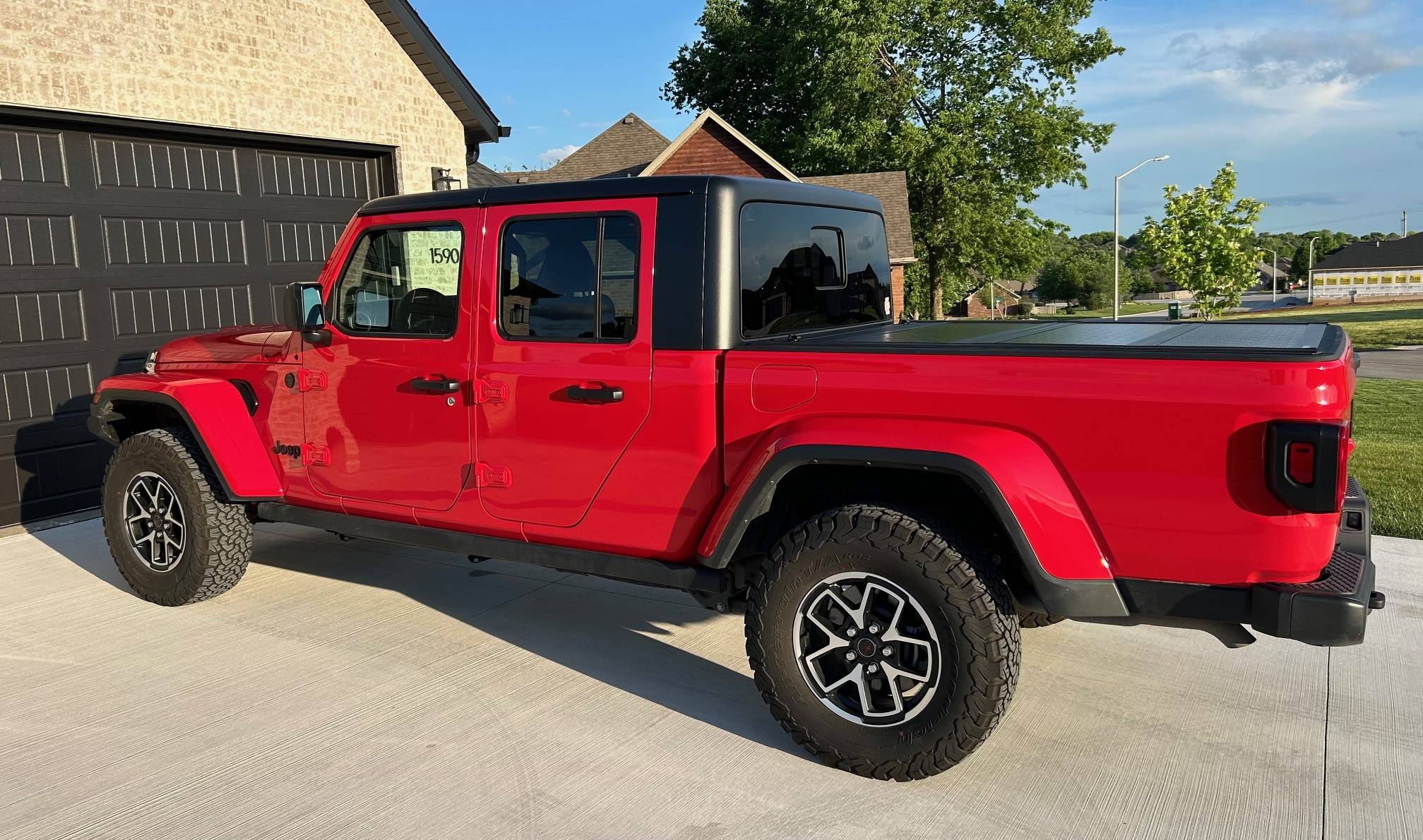 Jeep Gladiator SOLD! 2022 Jeep JT - ONLY 14k miles! Red w mods (ARB, BFG) - Springfield MO - $36000 2022 Jeep Gladiator Pic 8