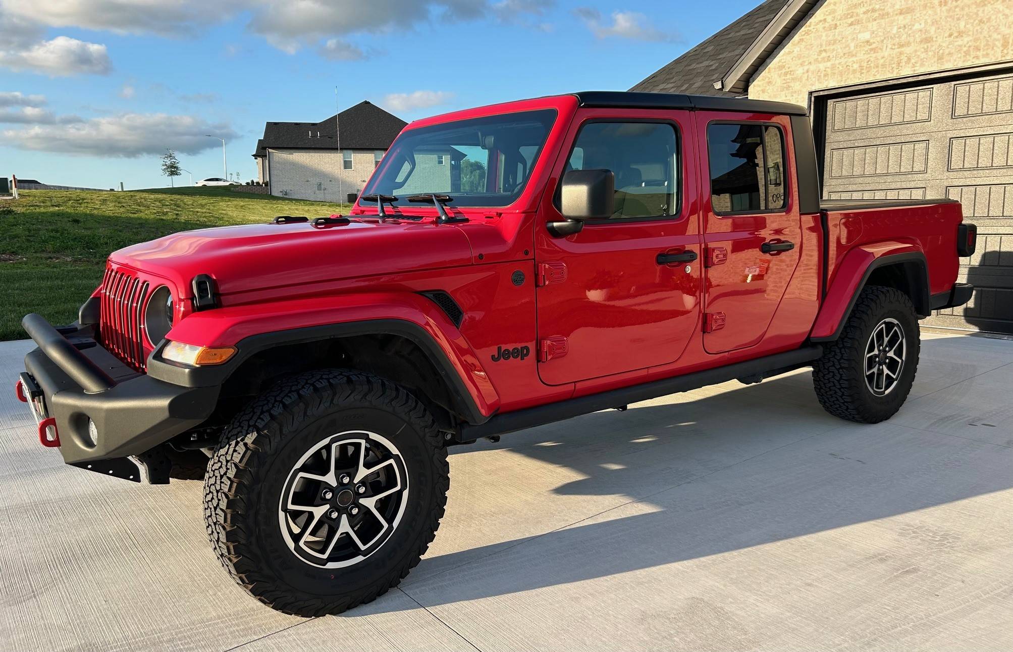 Jeep Gladiator SOLD! 2022 Jeep JT - ONLY 14k miles! Red w mods (ARB, BFG) - Springfield MO - $36000 2022 Jeep Gladiator Pic 25