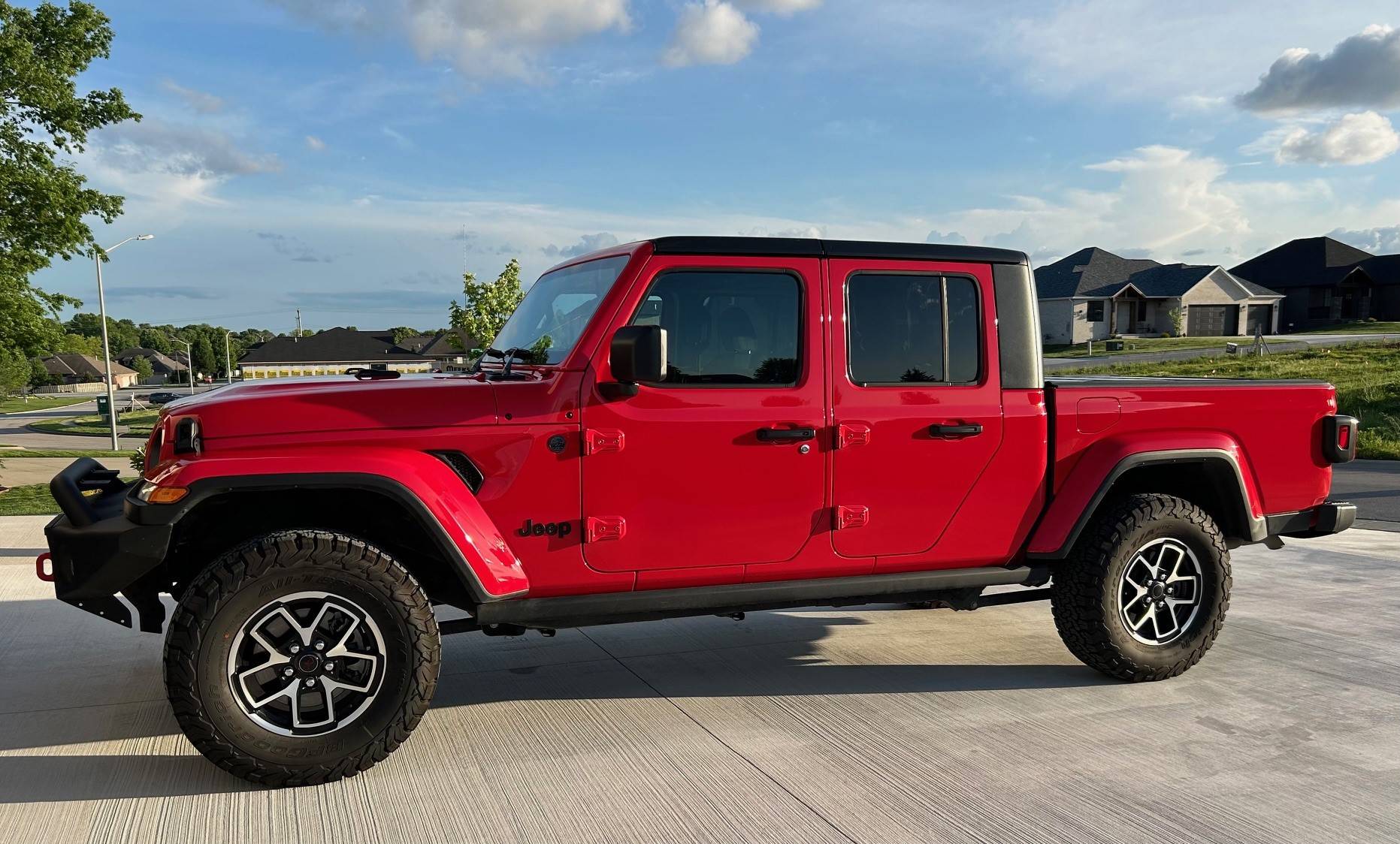 Jeep Gladiator SOLD! 2022 Jeep JT - ONLY 14k miles! Red w mods (ARB, BFG) - Springfield MO - $36000 2022 Jeep Gladiator Pic 7