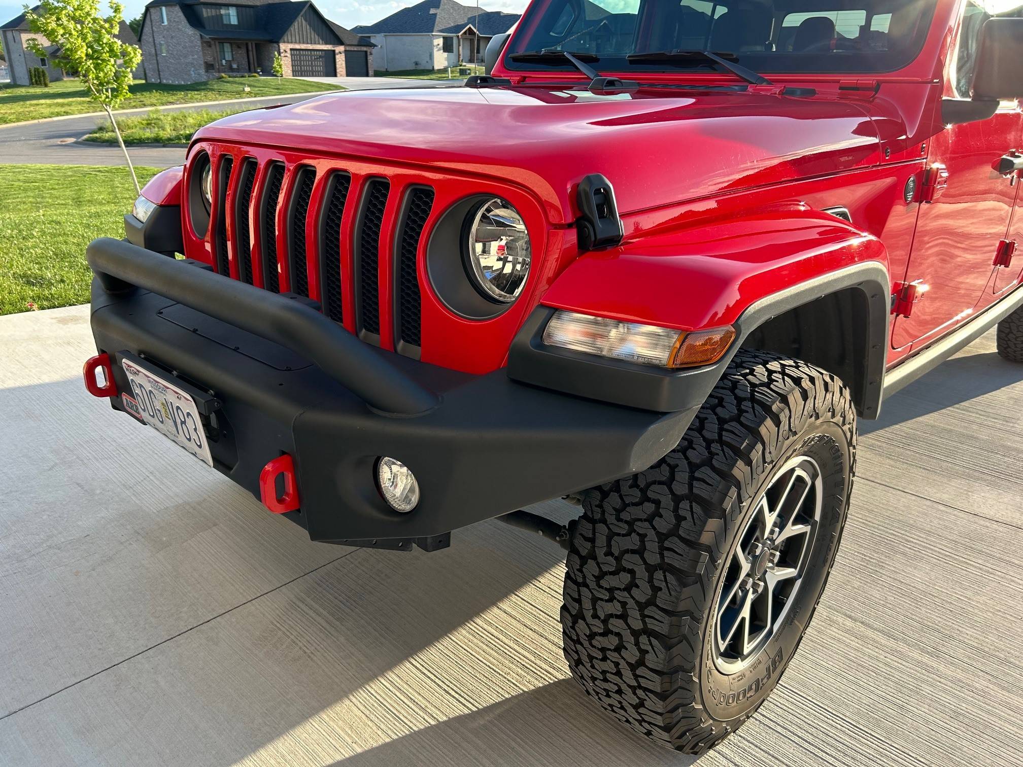 Jeep Gladiator SOLD! 2022 Jeep JT - ONLY 14k miles! Red w mods (ARB, BFG) - Springfield MO - $36000 2022 Jeep Gladiator Pic 5