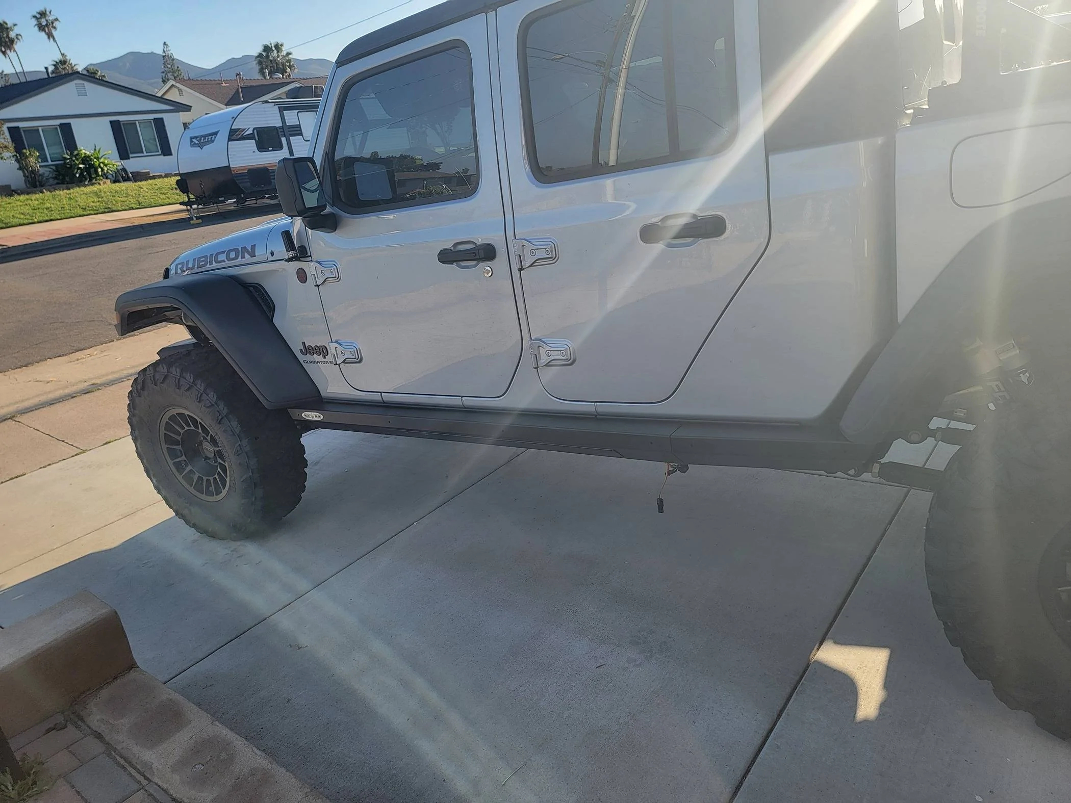 Jeep Gladiator Steps or Sliders....hhhmmm 20240506_180028