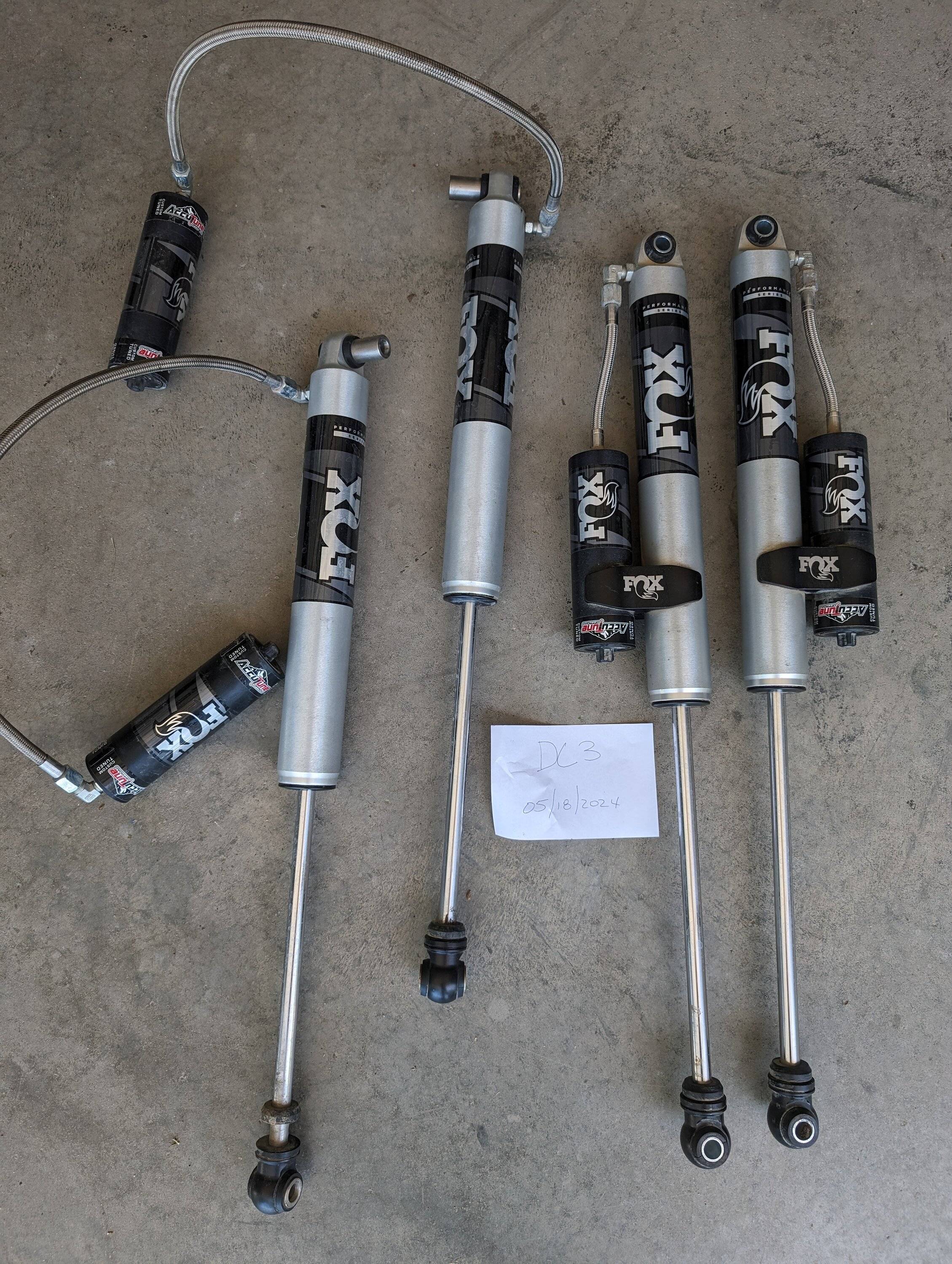 Jeep Gladiator Fox 2.0 Remote reservoir front and rear shocks 3.5" - 4" Lift Accutune 2024-05-18 14.10.59