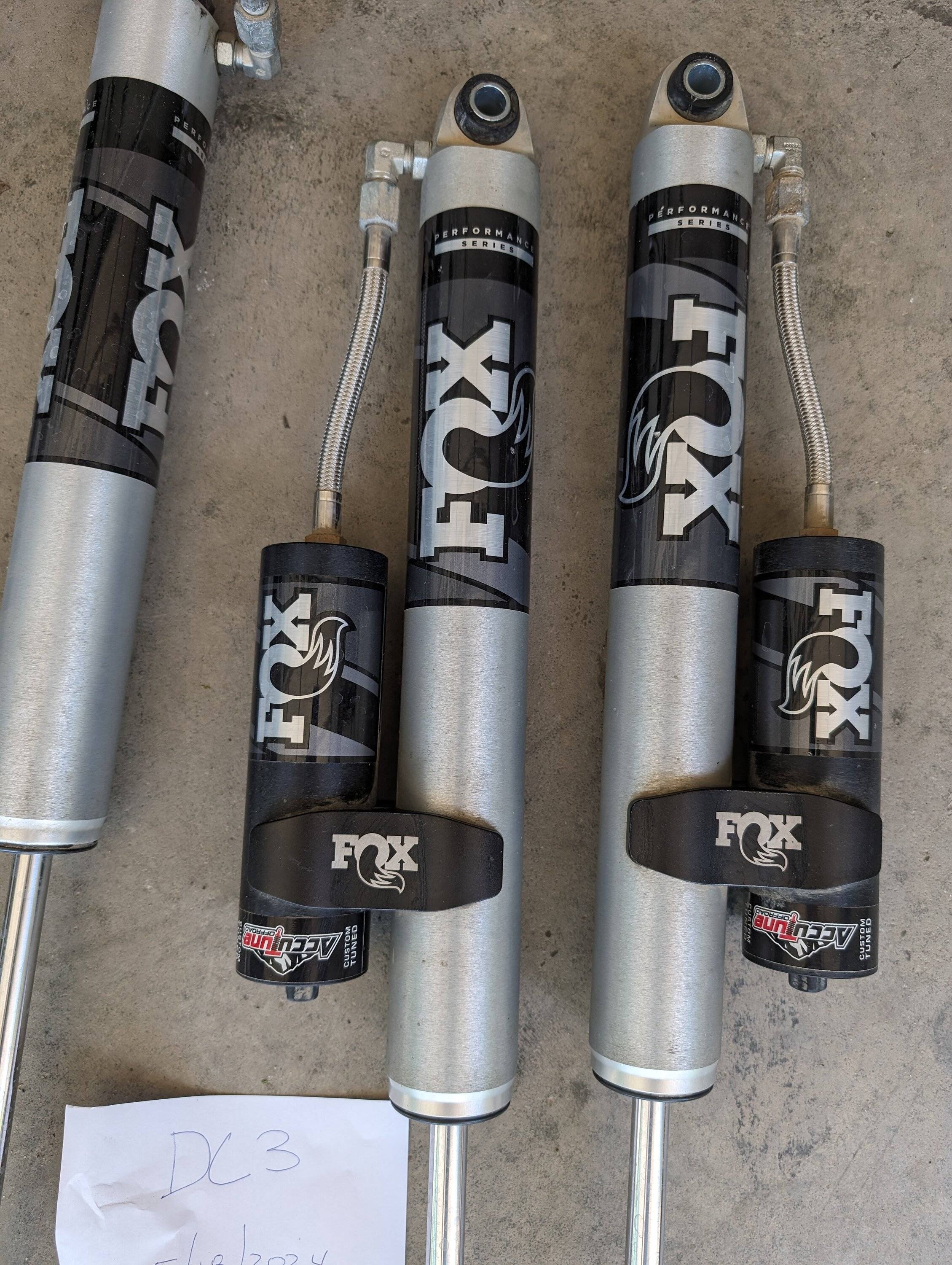 Jeep Gladiator Fox 2.0 Remote reservoir front and rear shocks 3.5" - 4" Lift Accutune 2024-05-18 14.11.10