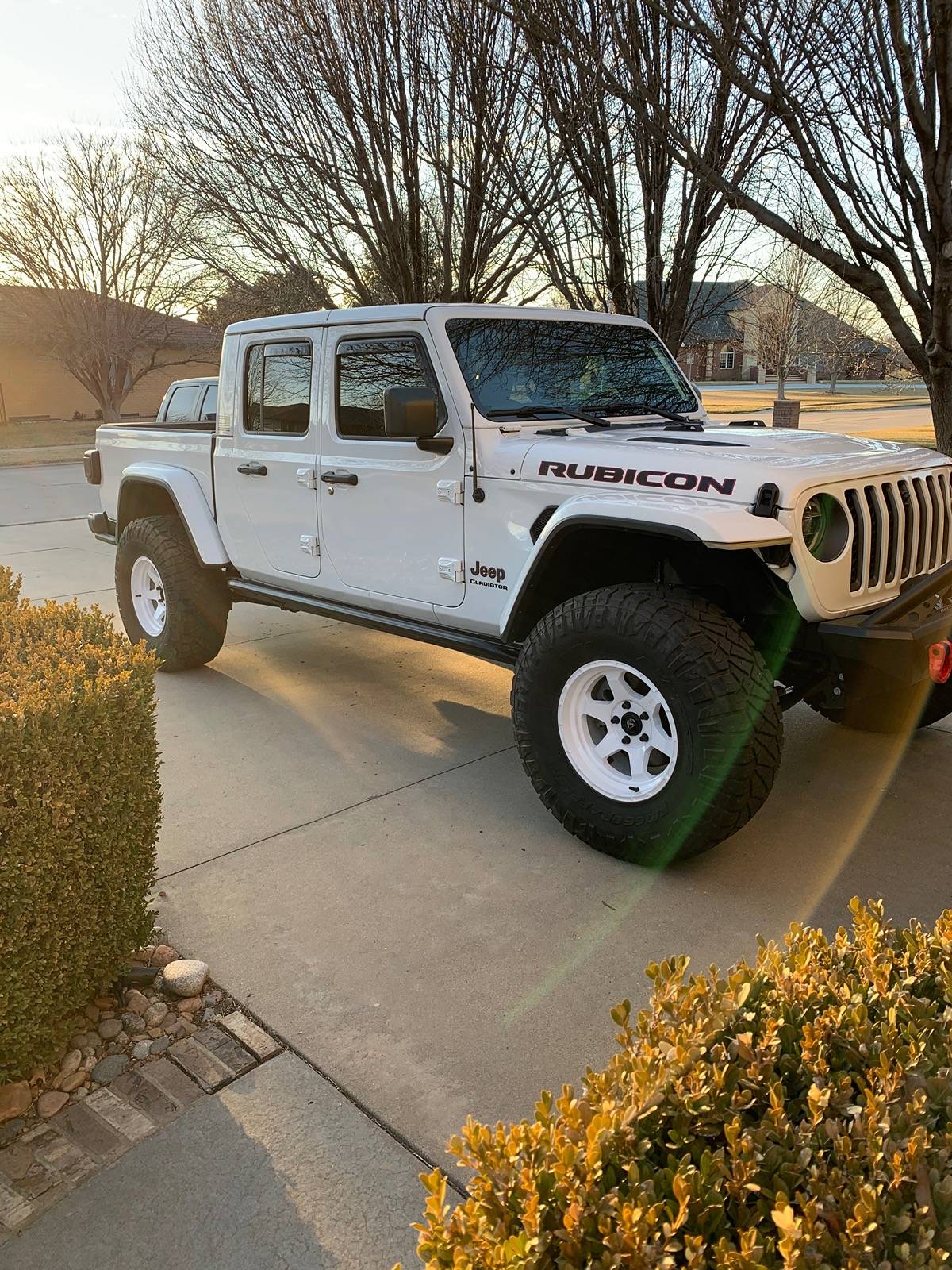 Jeep Gladiator White Fuel Shok on 37’s $1150.00 IMG_5073