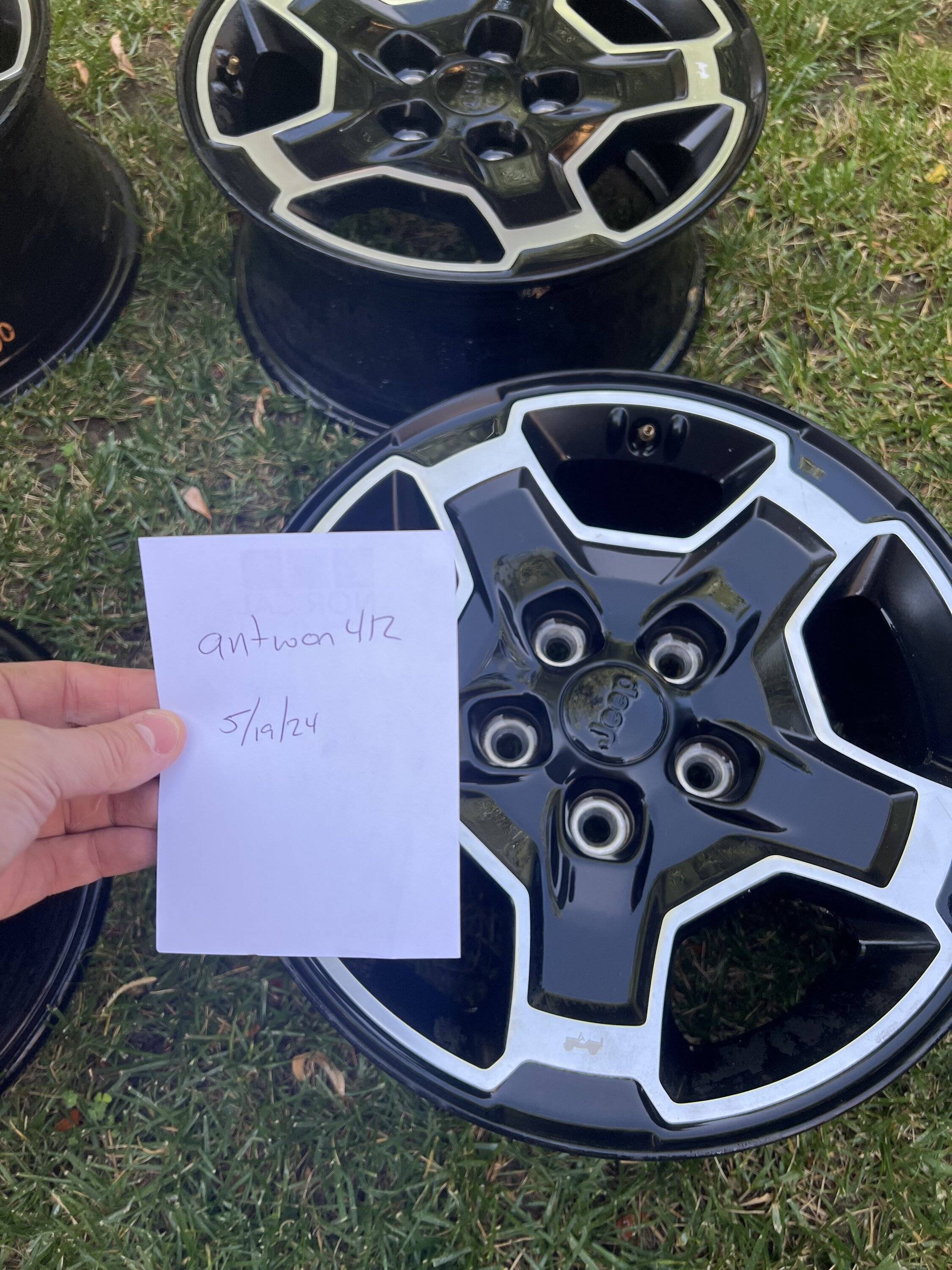 Jeep Gladiator FS: Mojave OEM brushed finish wheels LOWERED PRICE IMG_5028