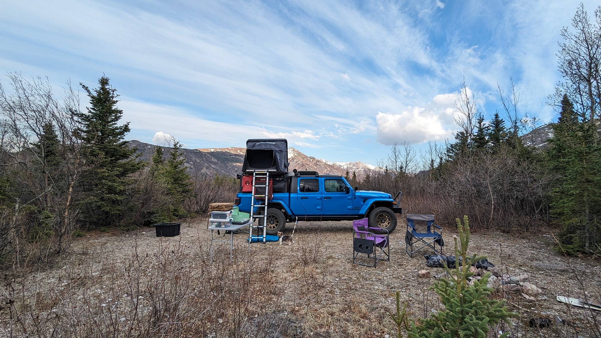 Jeep Gladiator Alaska Daily Drivers: Hydro Blue 80A and Bright White JTR PXL_20240518_040740144.MP