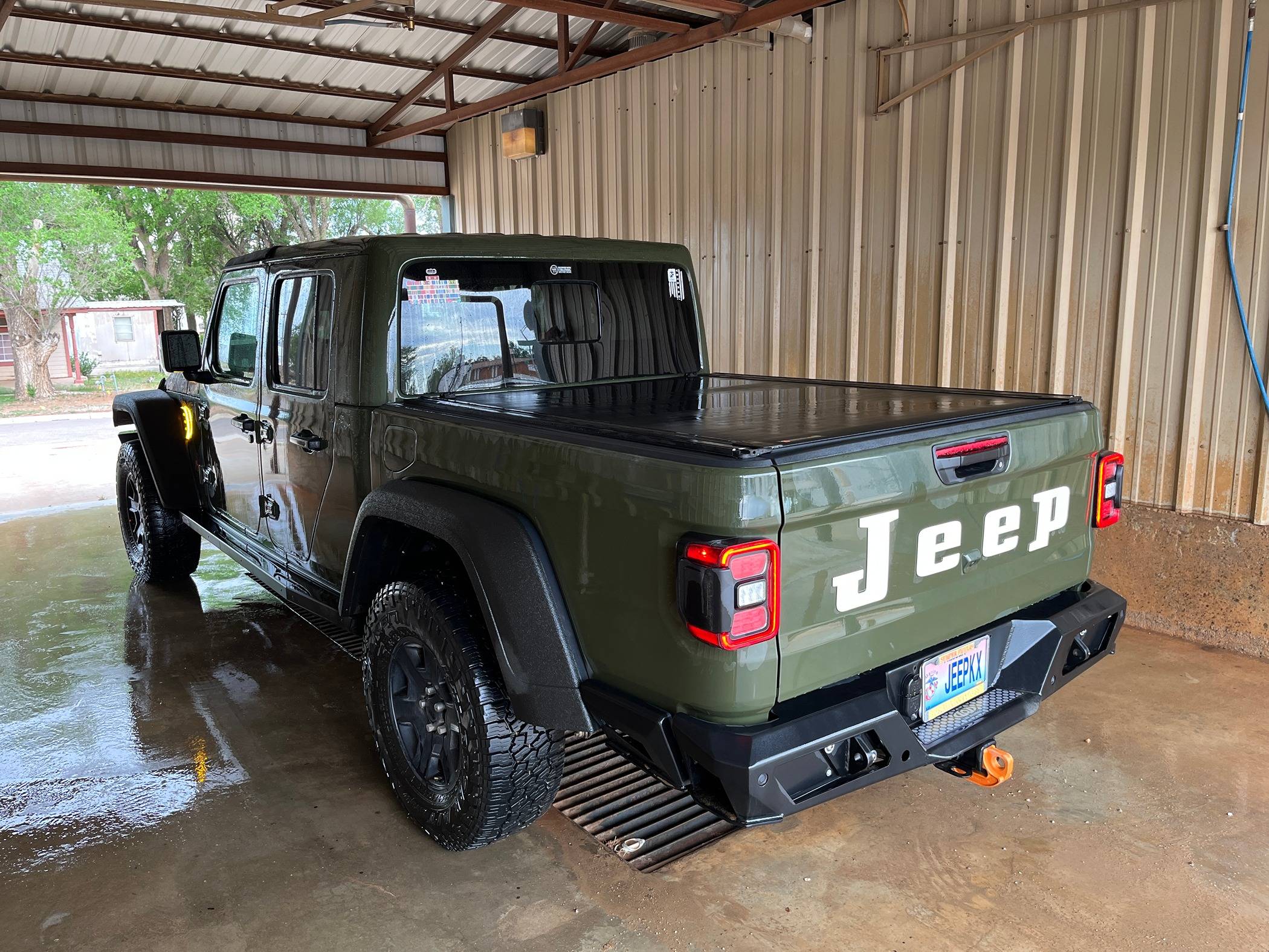 Jeep Gladiator Tushy Tuesday!! Let's see those Gladiator Rear Ends! Wash.JPG