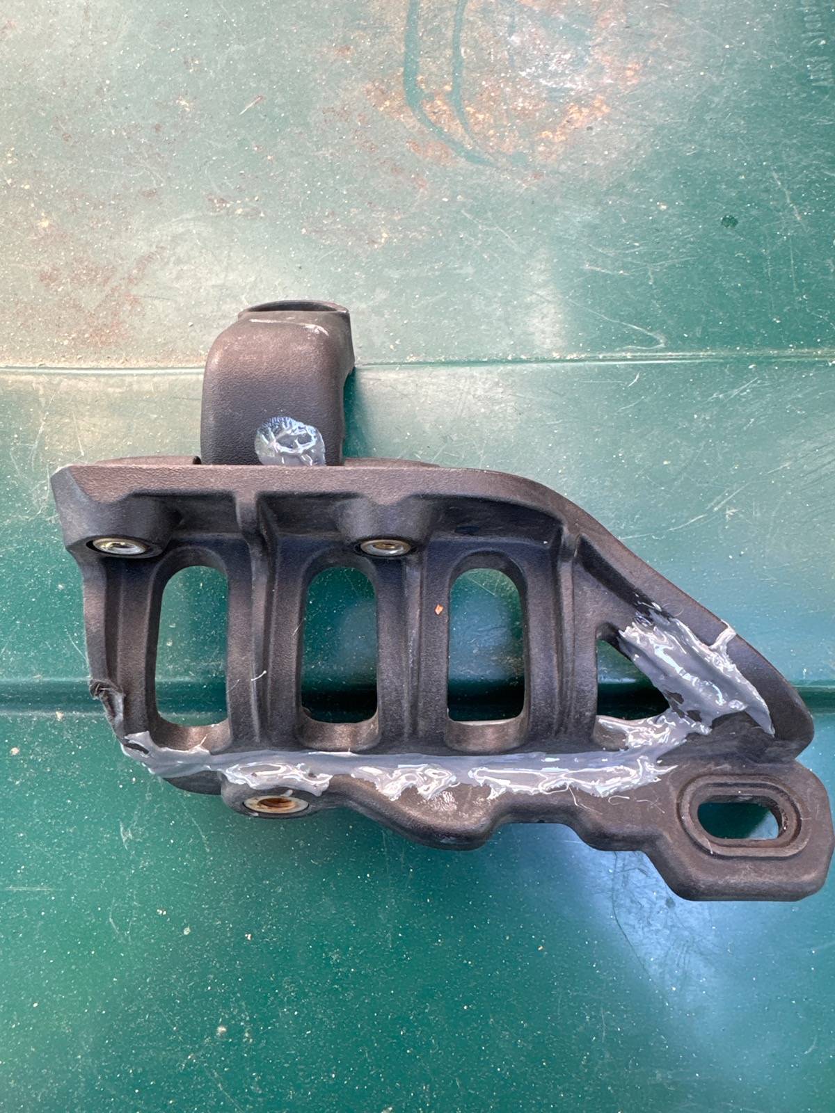 Jeep Gladiator Soft top part broke, lil help please in locating part number image