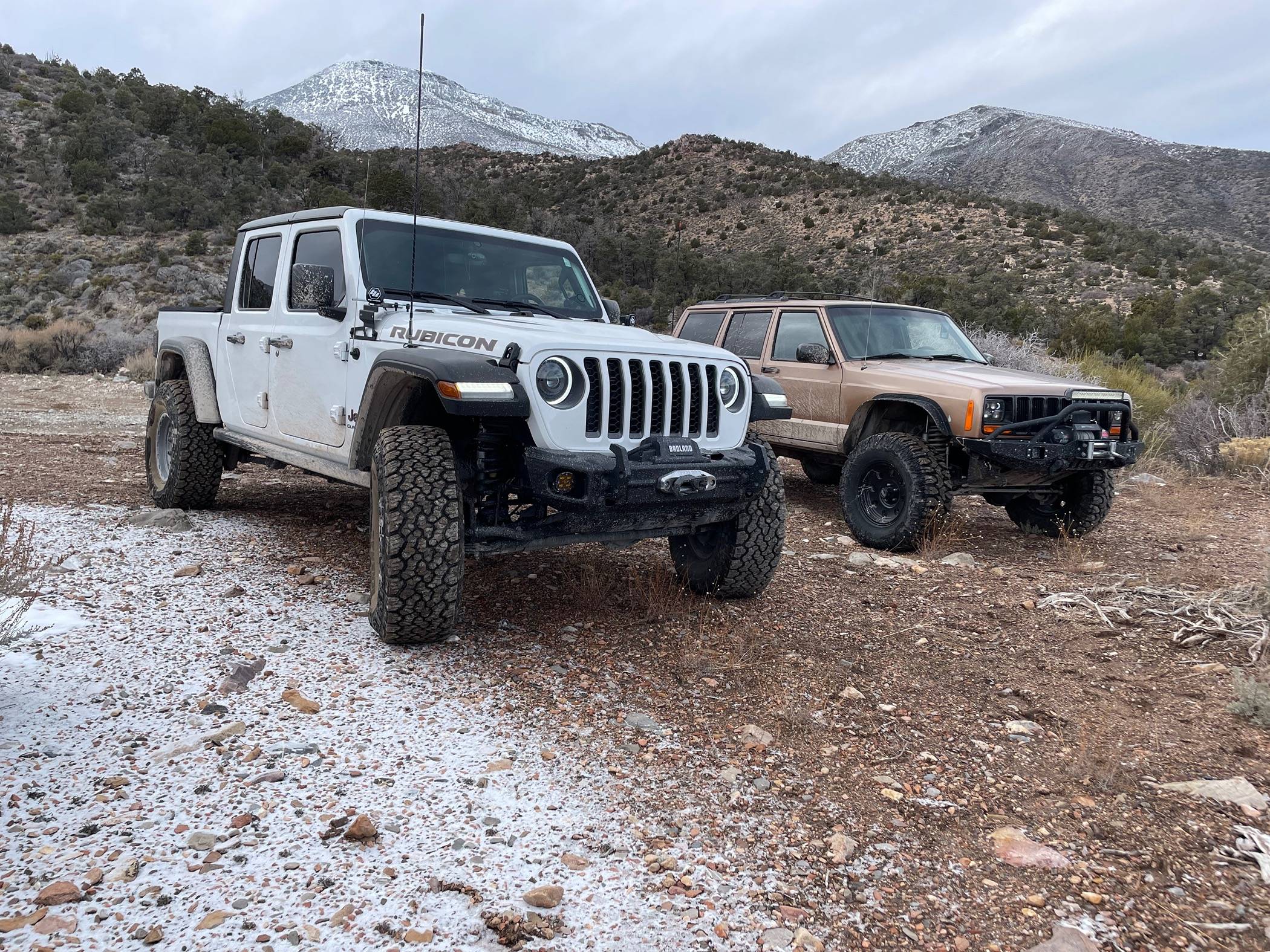 Jeep Gladiator CB Questions IMG_1400