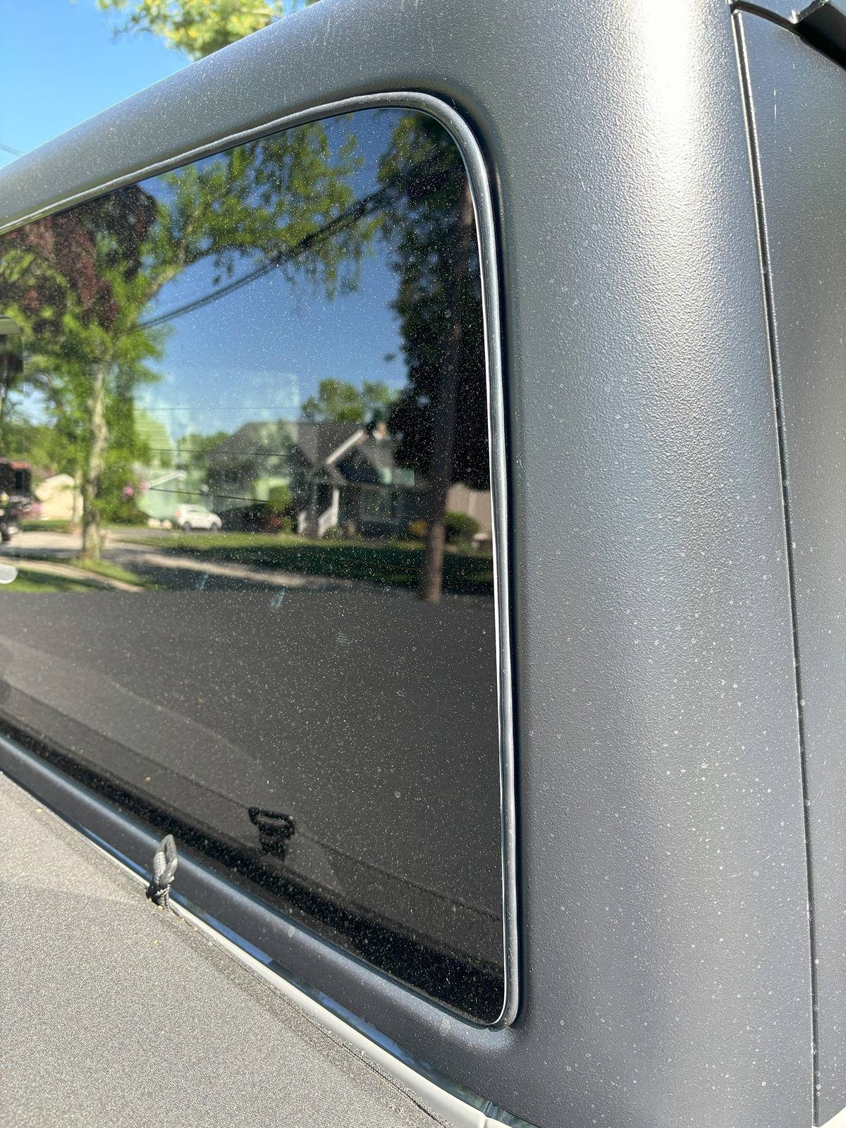 Jeep Gladiator Safelite rear window replacement/repair experience? IMG_0100