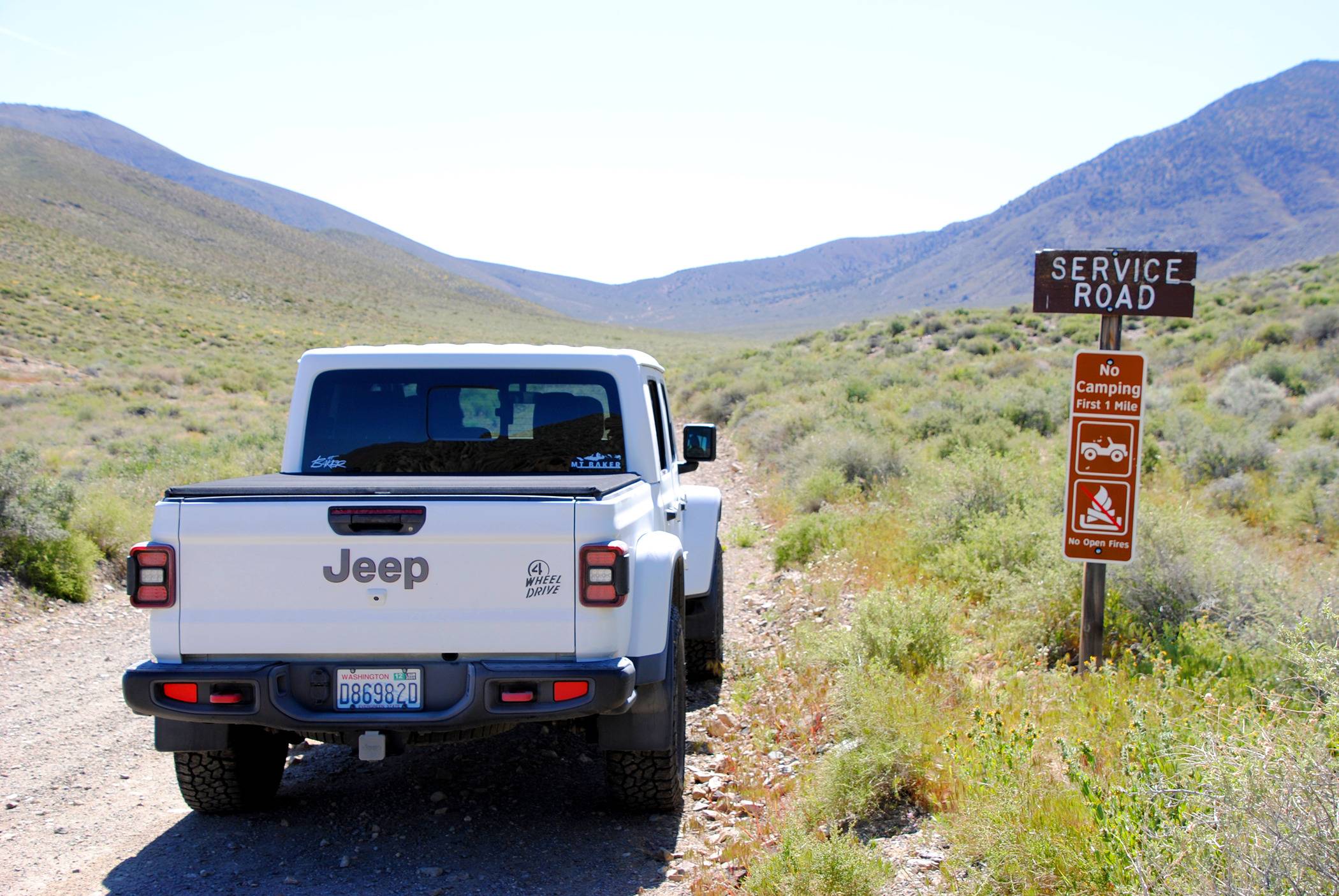 Jeep Gladiator Tushy Tuesday!! Let's see those Gladiator Rear Ends! _DSC0044.JPG