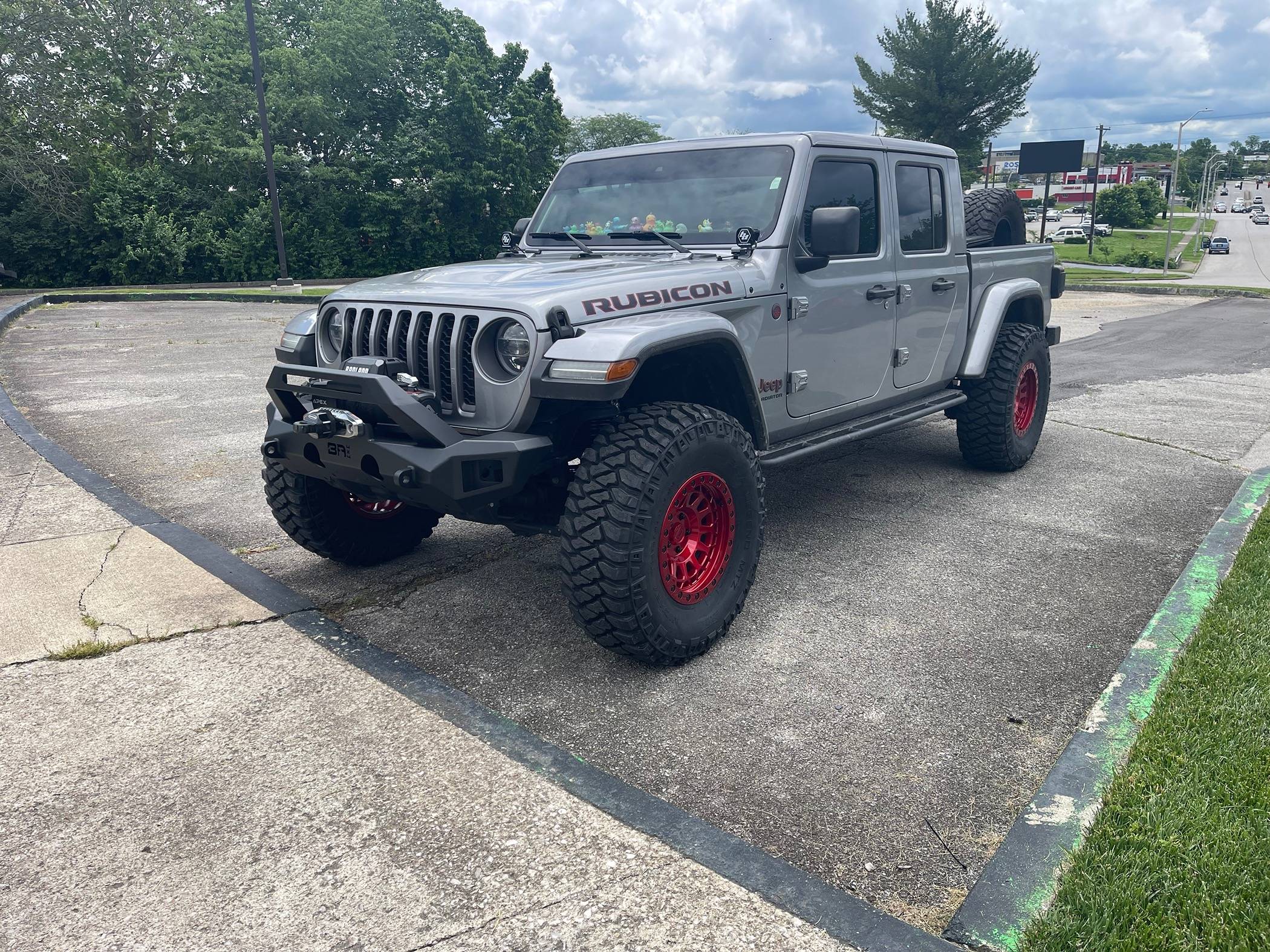 Jeep Gladiator Anyone running the JKS 3.5 inch lift kit. IMG_0450