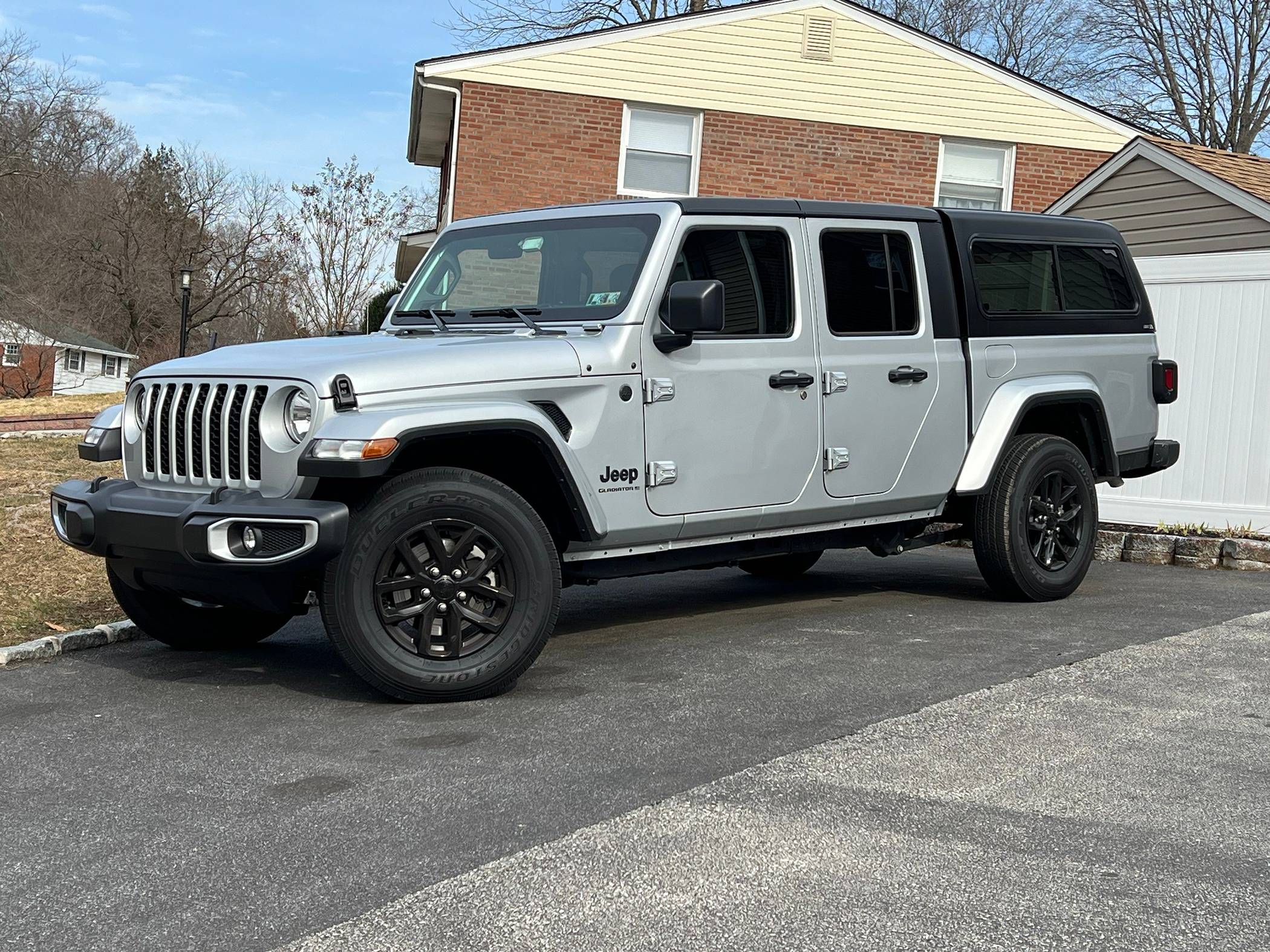 Jeep Gladiator Best Cabs for Truck bed 1 - 2023 Jeep Gladiator.01