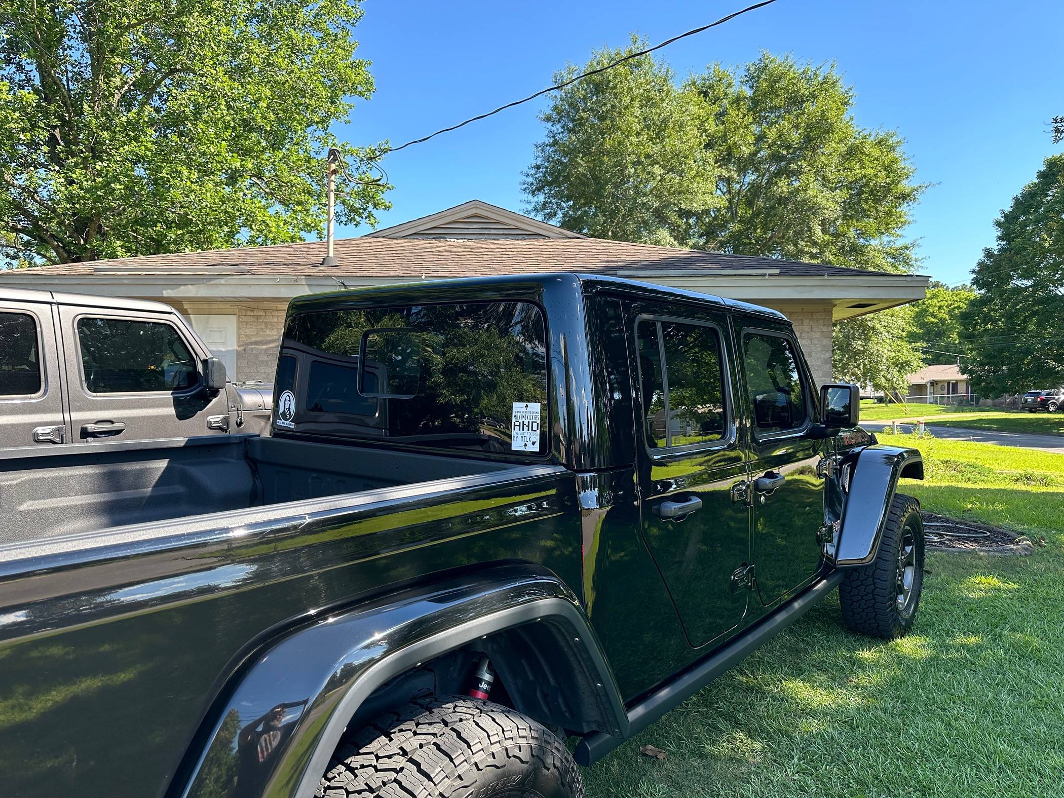 Jeep Gladiator Painted black hard top - $2800 IMG_4221