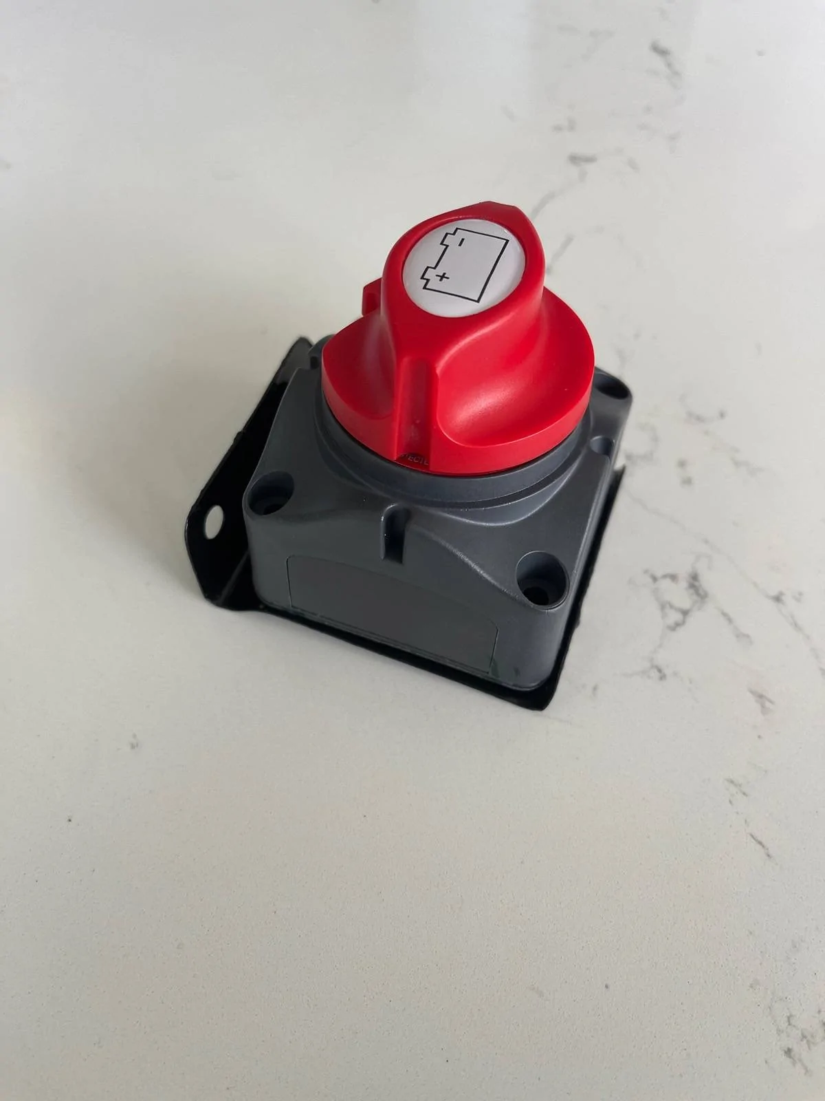 Jeep Gladiator Winch power disconnect switch mounting plate IMG_2394