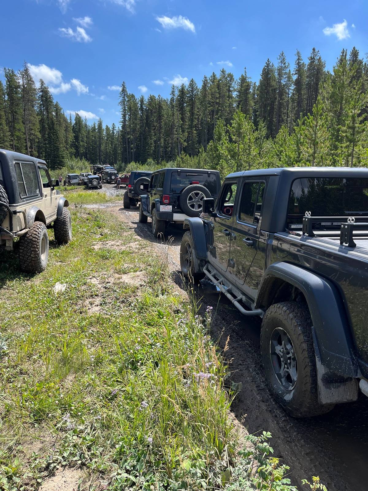 Jeep Gladiator Roll N Lock XT IMG_1321