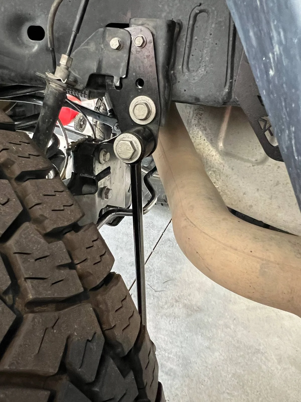 Jeep Gladiator AEV Diff Skid and Diff cover interference with factory sway bar FIXED IMG_6855
