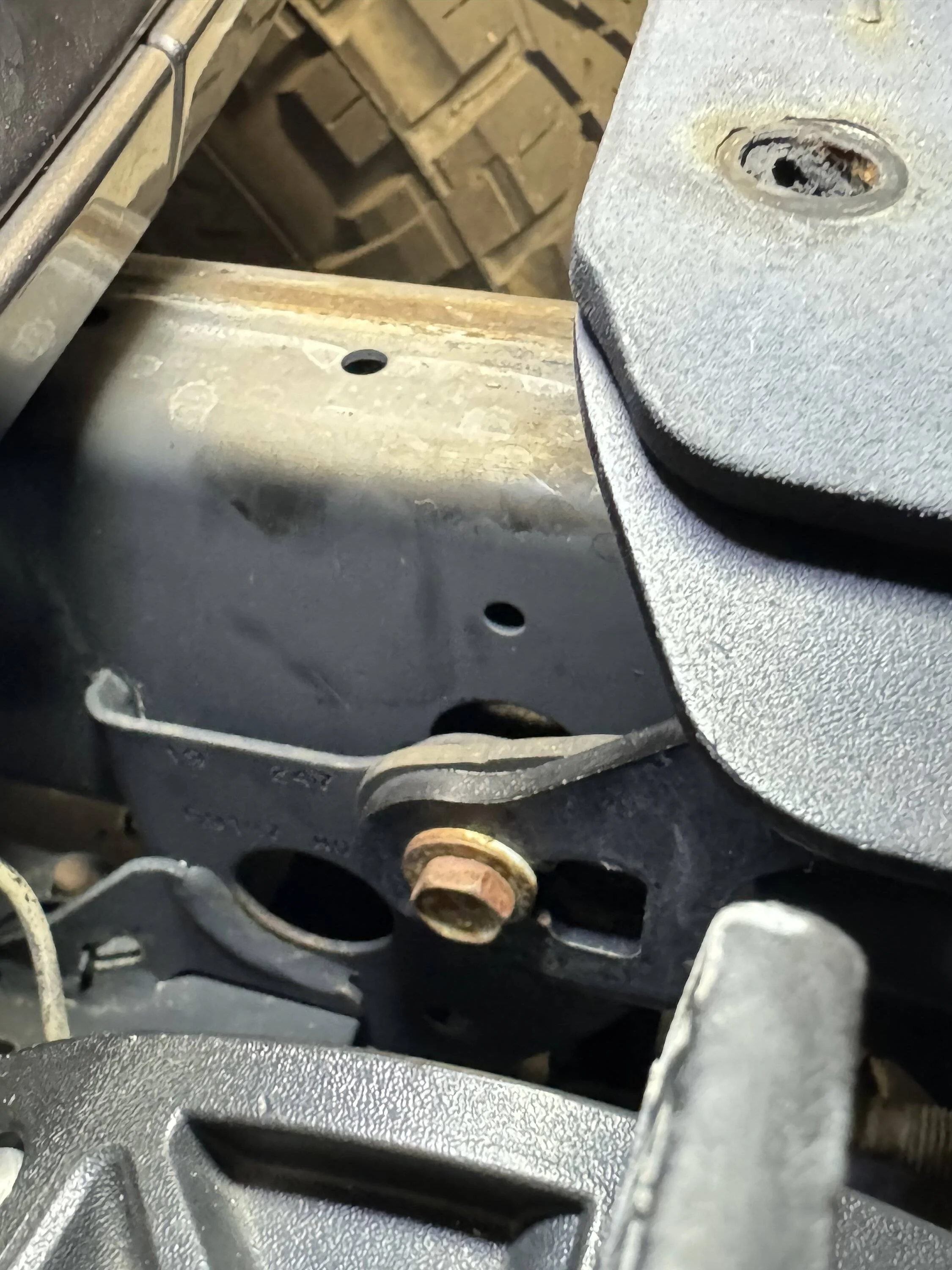 Jeep Gladiator Identify this bolt? Bumper / frame / bracket IMG_1362