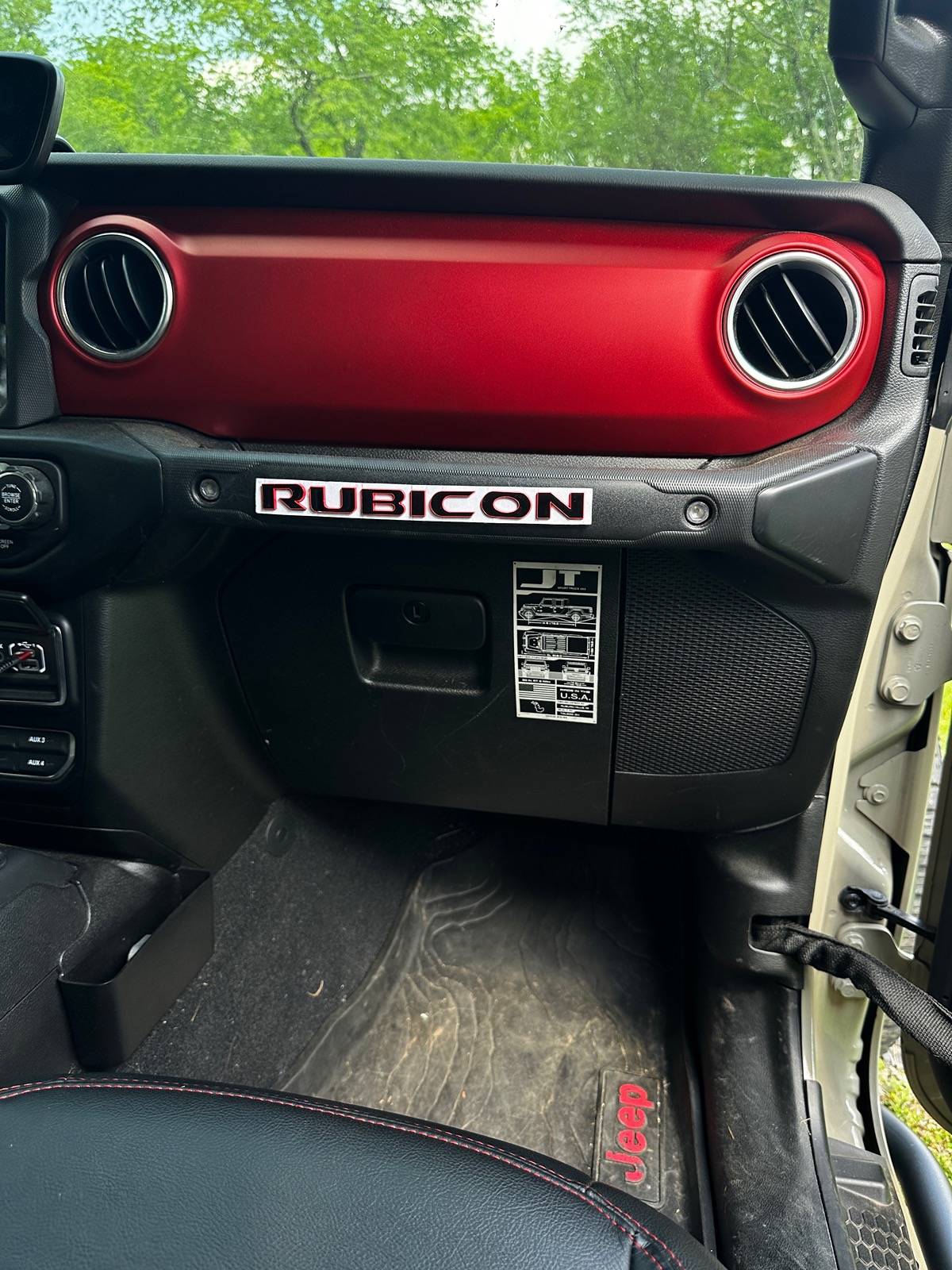 Jeep Gladiator Got a rubicon badge…. Thoughts? IMG_6102