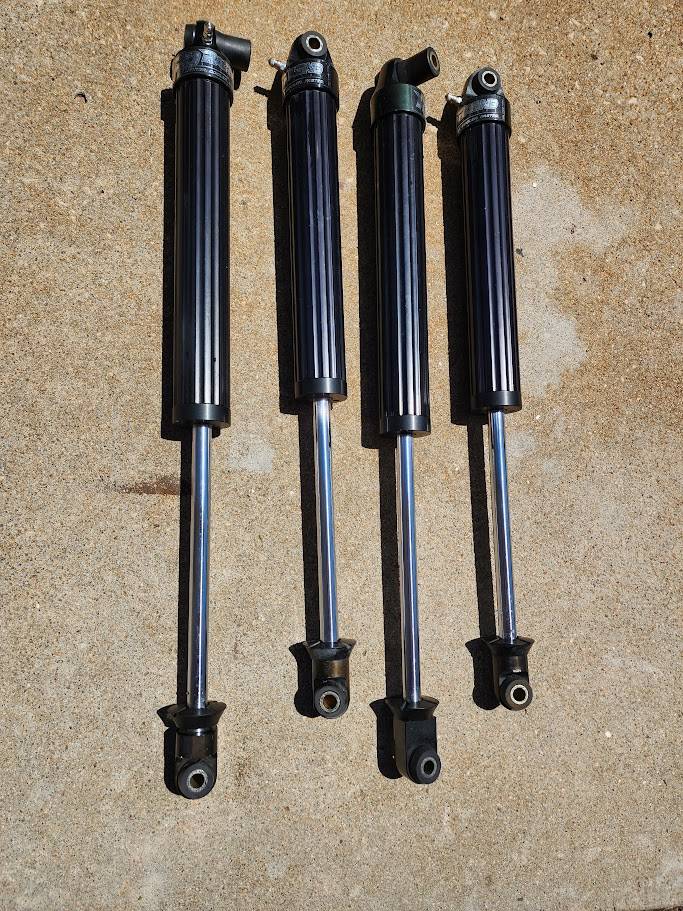 Jeep Gladiator Price lowered! Rock Krawler 2.25 RRD shocks 3" lift Reduced! 20240526_144810