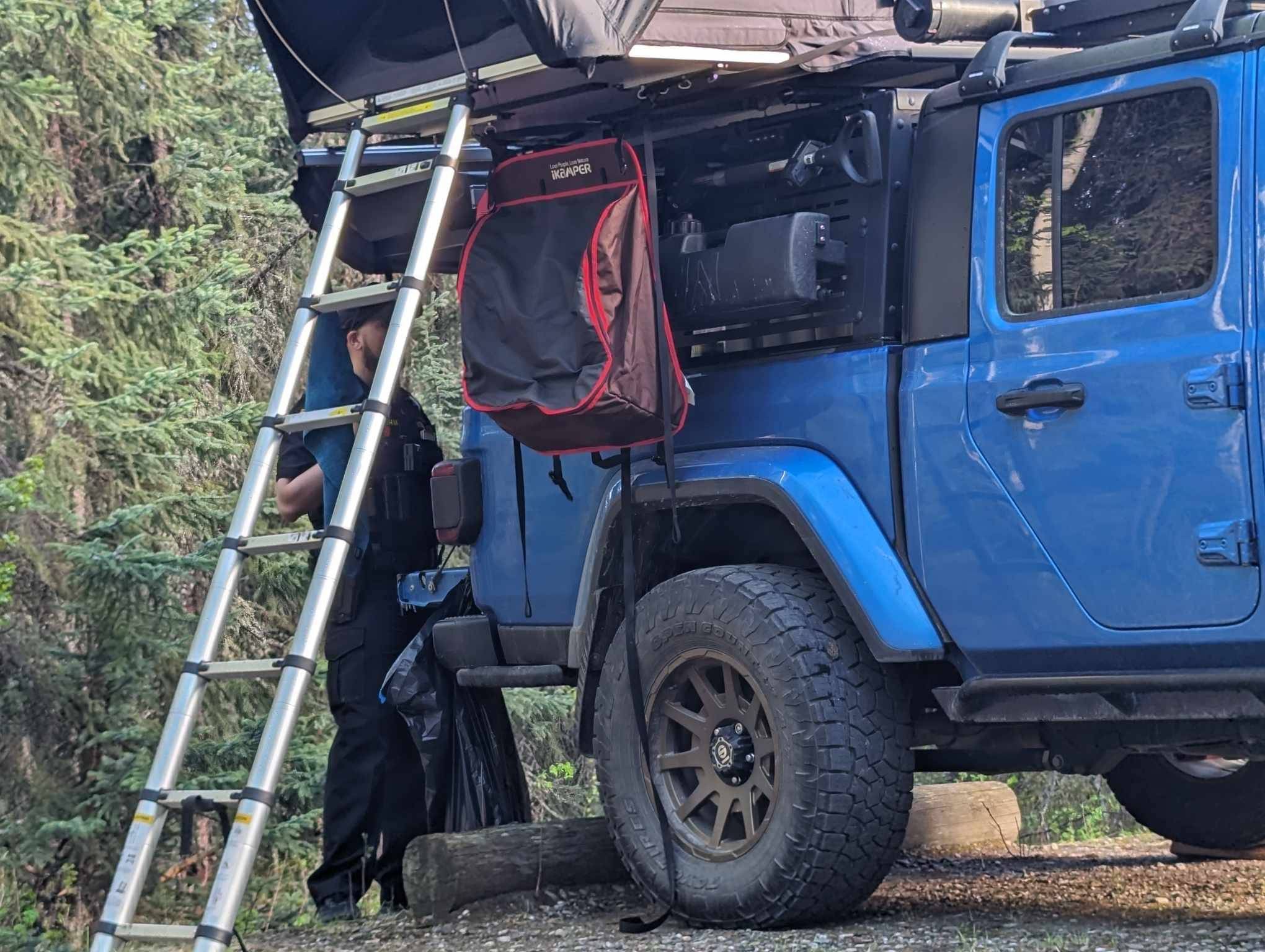 Jeep Gladiator Alaska Daily Drivers: Hydro Blue 80A and Bright White JTR received_794191722434612