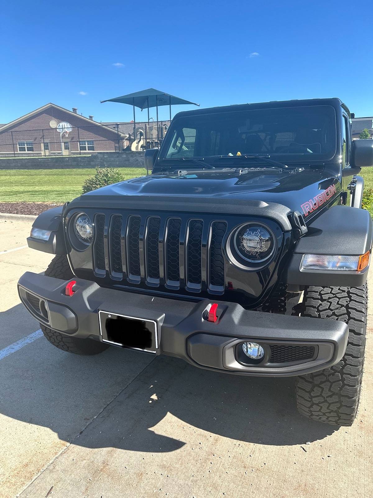 Jeep Gladiator Does a bug deflector work ? IMG_0038