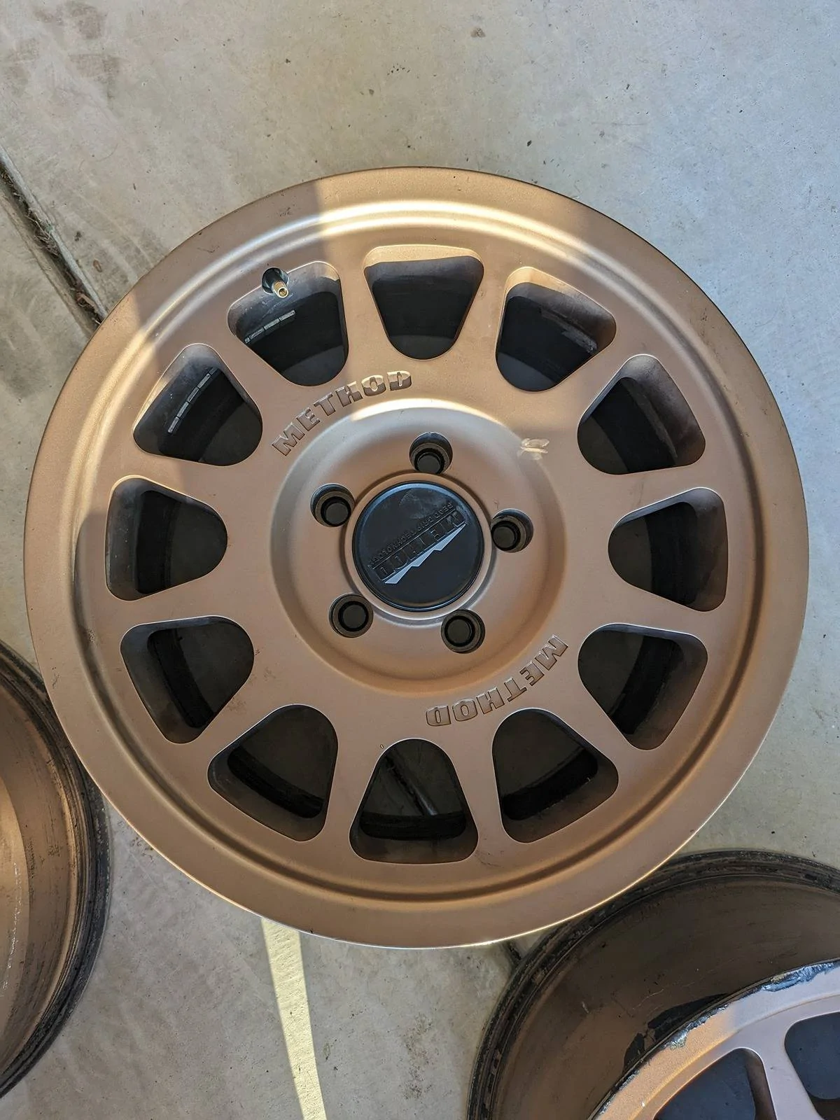 Jeep Gladiator 5 Bronze Method 703s +25mm $750 OBO PXL_20240530_001612613