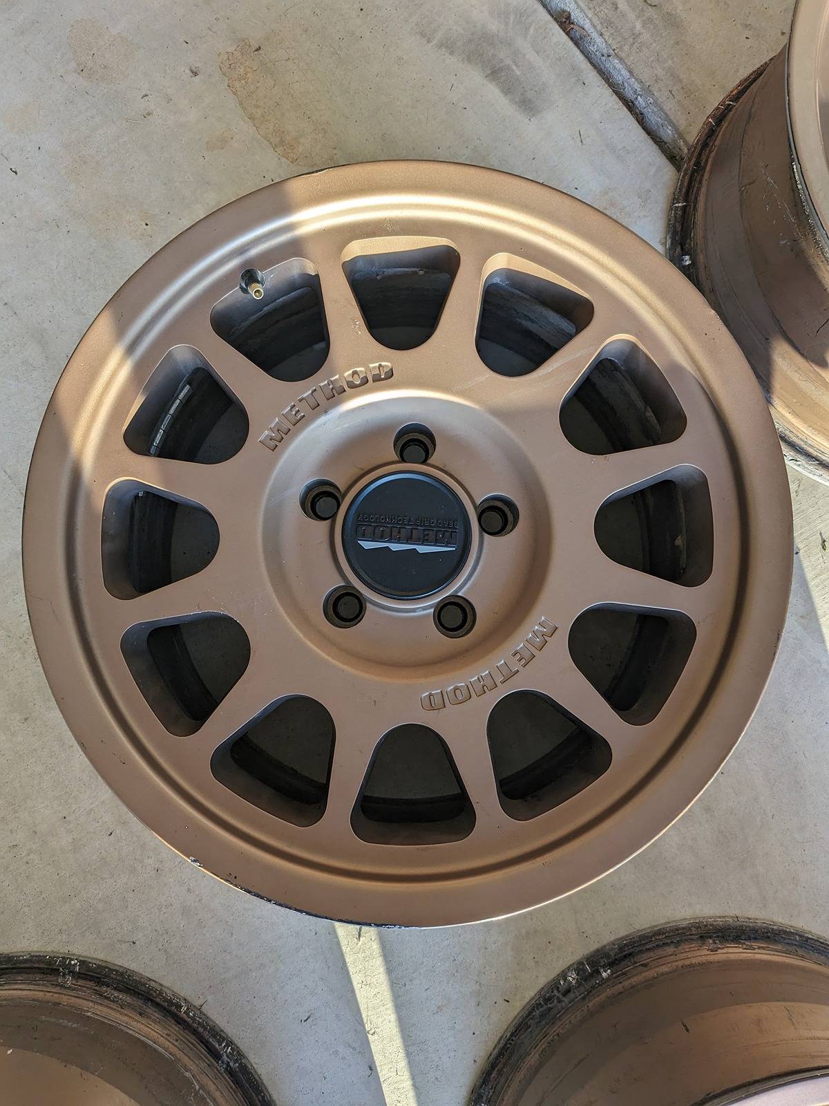 Jeep Gladiator 5 Bronze Method 703s +25mm $750 OBO PXL_20240530_001603926