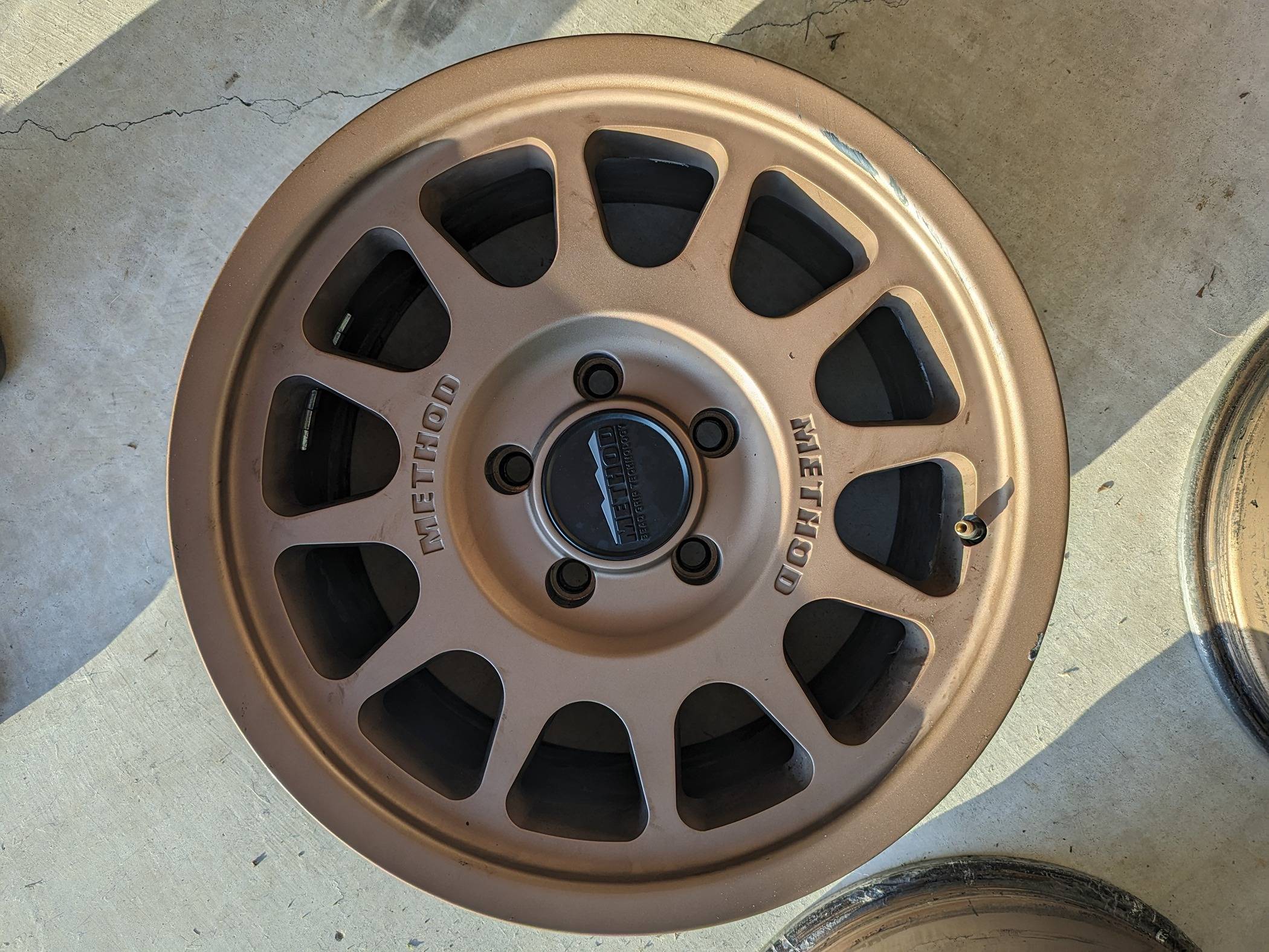 Jeep Gladiator 5 Bronze Method 703s +25mm $750 OBO PXL_20240530_001554556