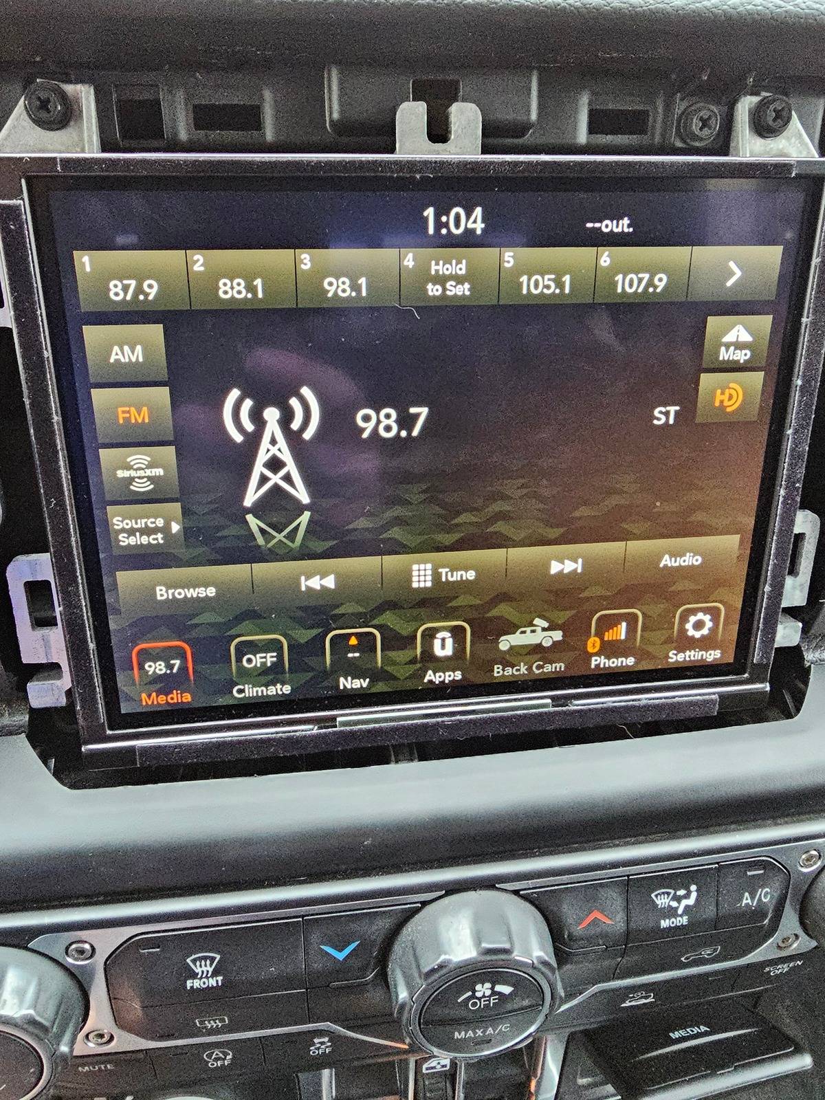 Jeep Gladiator 8.4 Inch UConnect radio 20240410_130419