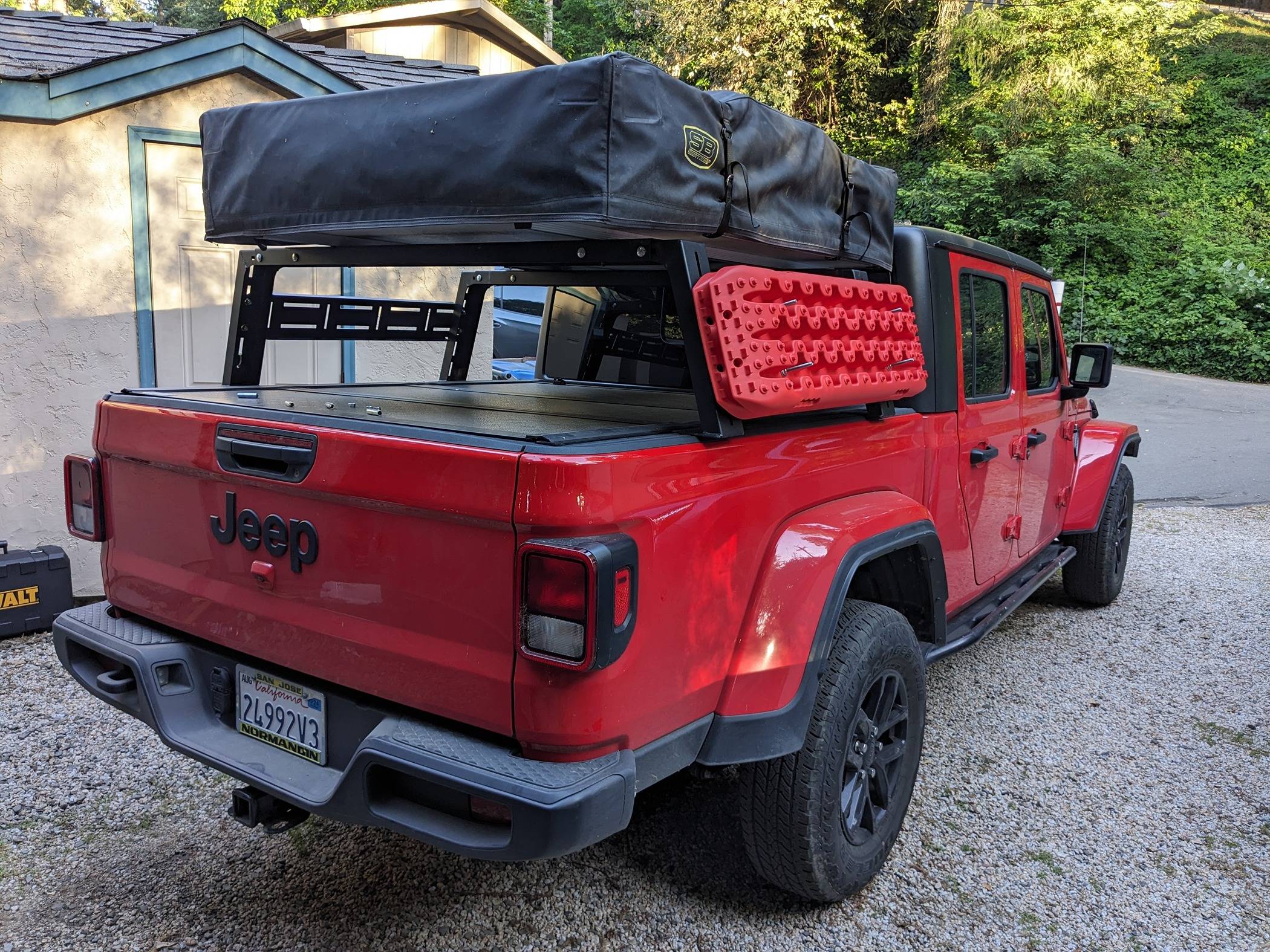 Jeep Gladiator Almost Rubicon - Family camper, weekend overlander, TJ tower 1000009789