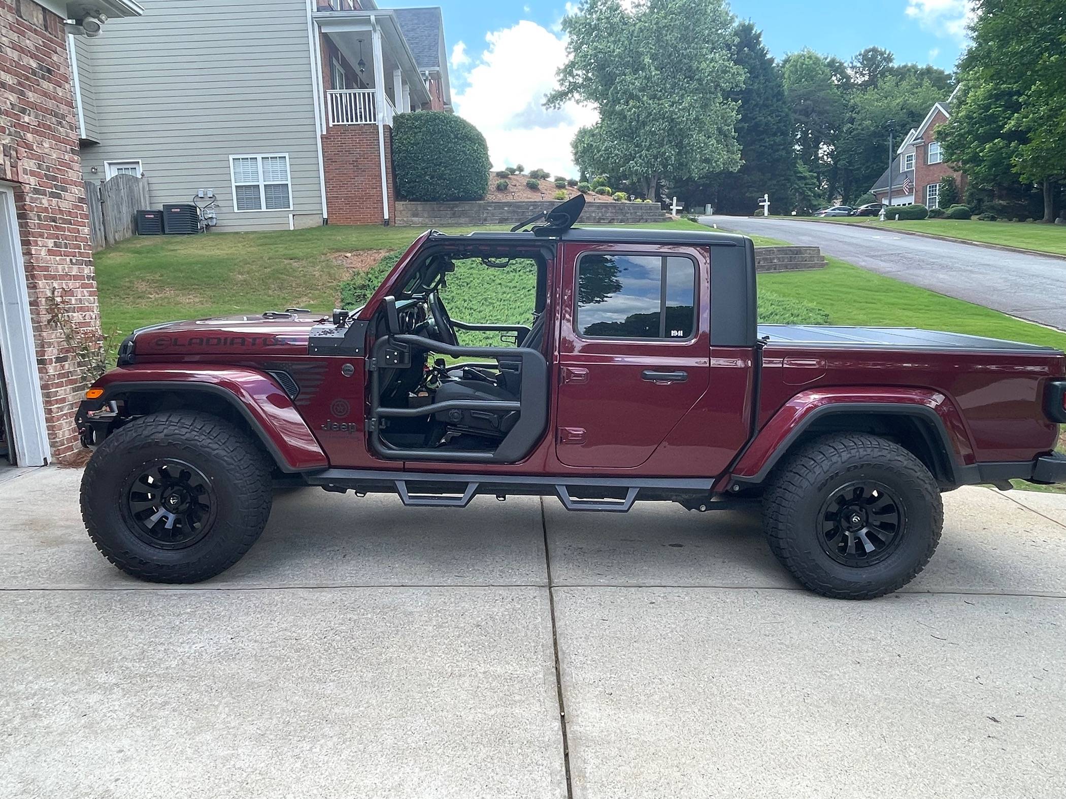 Jeep Gladiator Just joined - got a Jeep Gladiator- Snazzberry IMG_1970