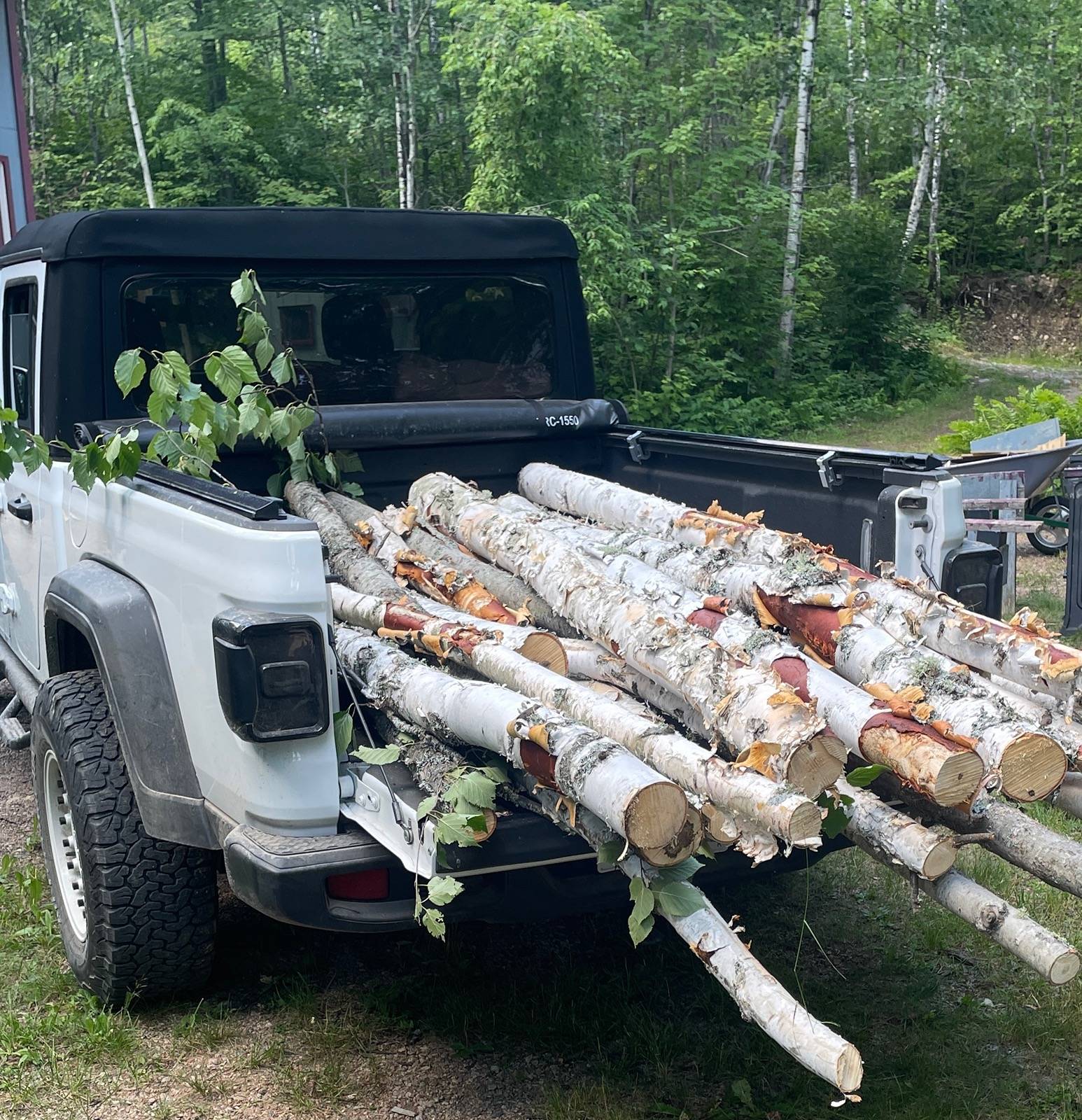 Jeep Gladiator Bed is made of a tin can IMG_2341