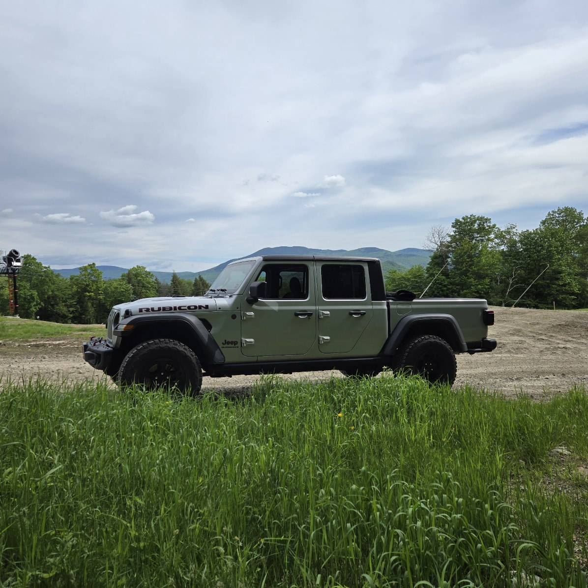 Jeep Gladiator SILVER ZYNITH Gladiator JT Club 20240530_092711