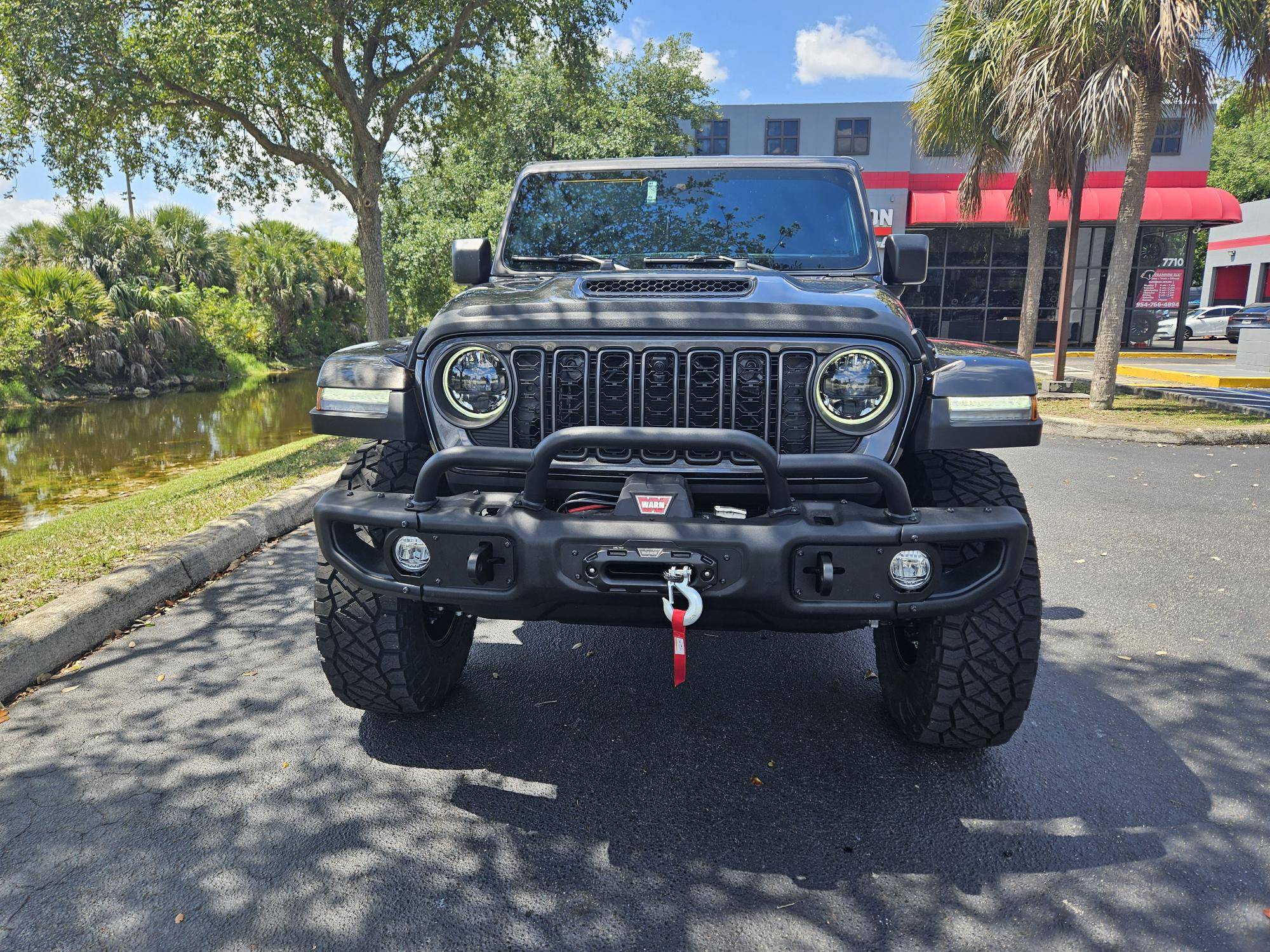 Jeep Gladiator 2024 Mojavicon to be 1000000915