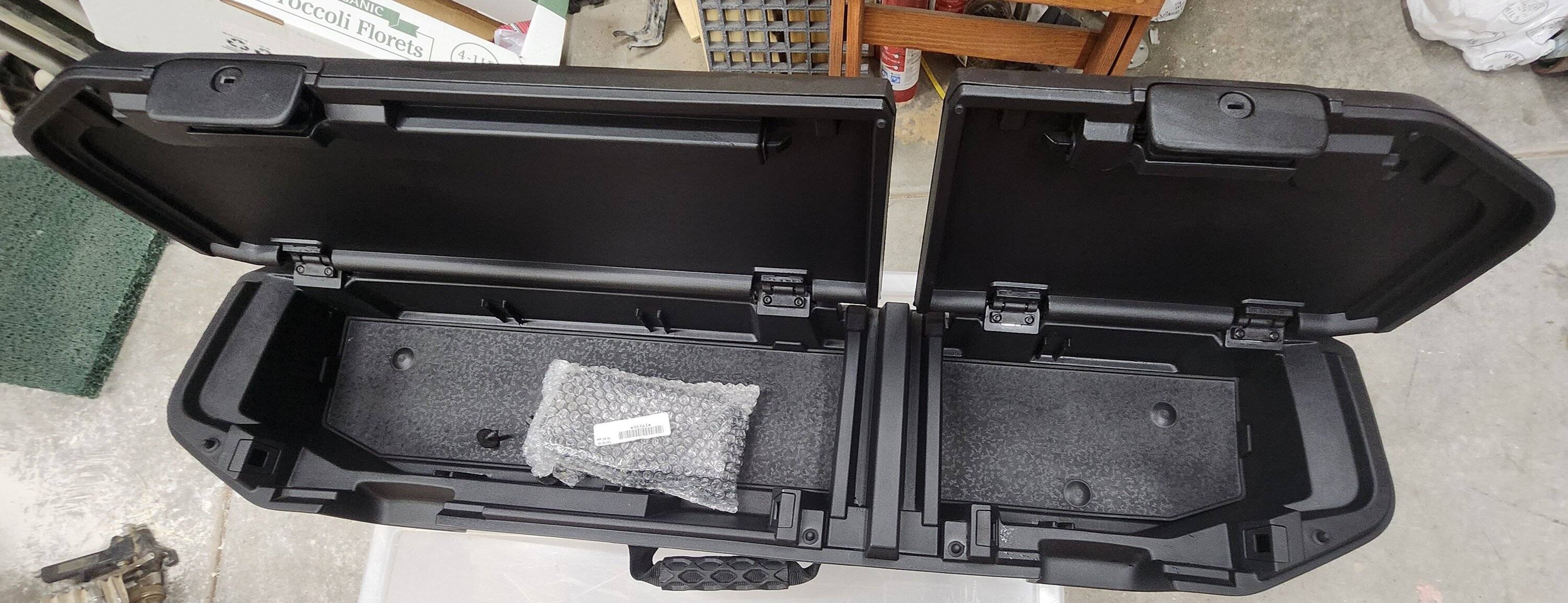 Jeep Gladiator Factory locking rear underseat storage bin. Excellent shape! 20240601_200844