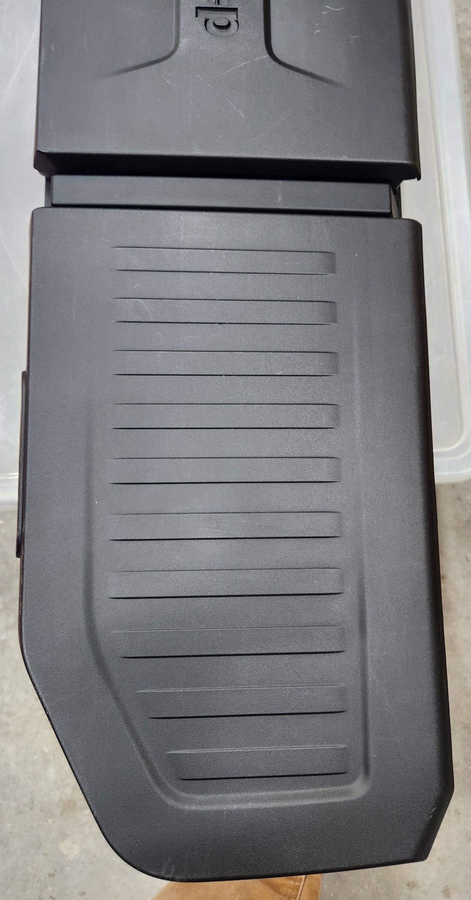Jeep Gladiator Factory locking rear underseat storage bin. Excellent shape! 20240601_202103