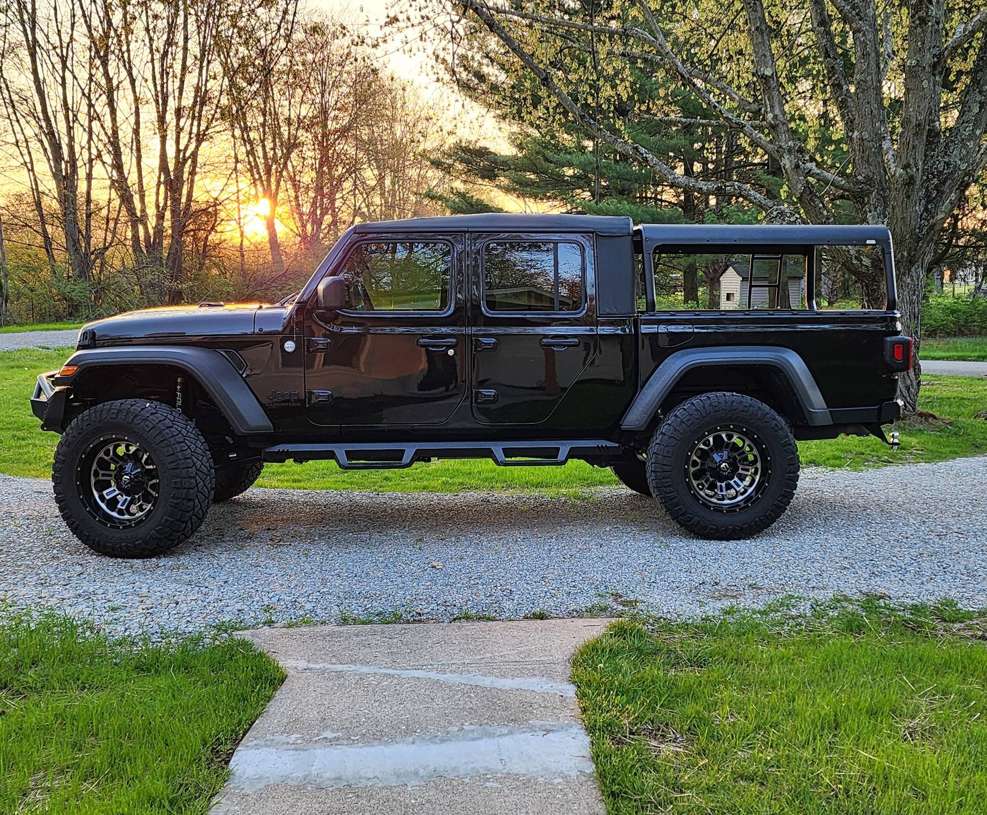 Jeep Gladiator Gladiator rubicon 4" readylift with 37" 20x12 question 1000002928