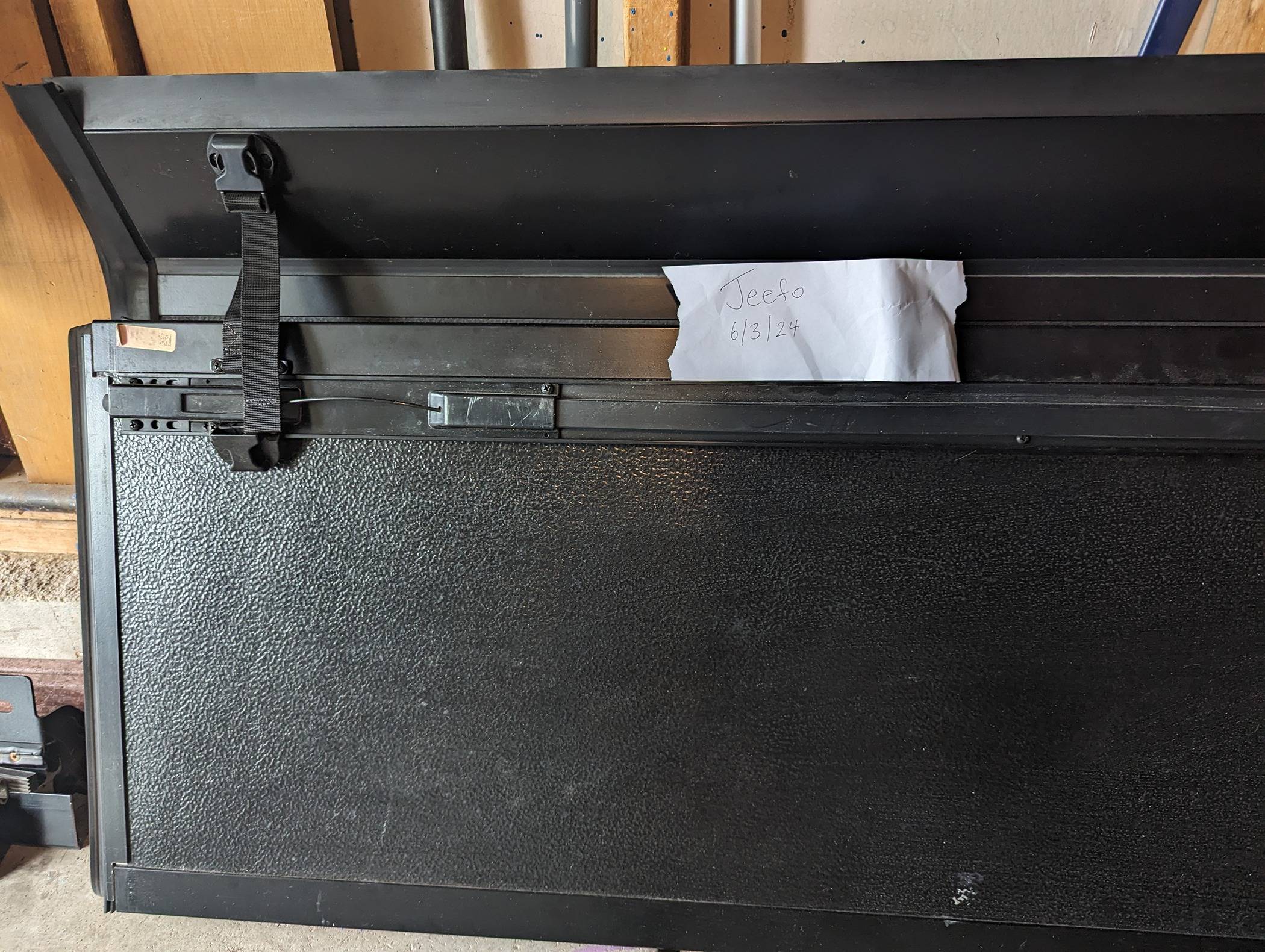 Jeep Gladiator Mopar Hard Tri-Fold Tonneau Cover - $500 1000004073