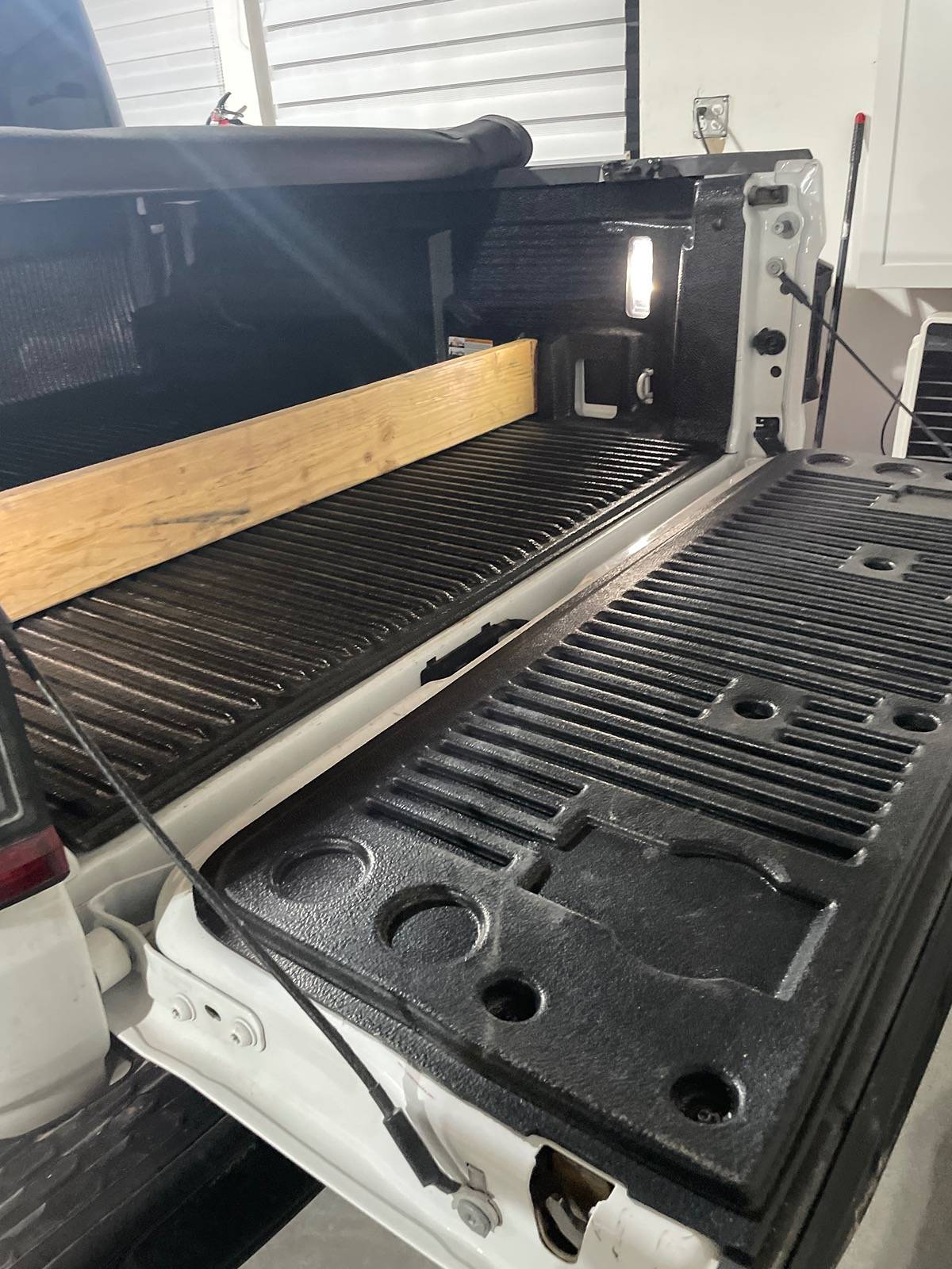 Jeep Gladiator Drop in Bed Liner over Bed lined truck bed! IMG_3904