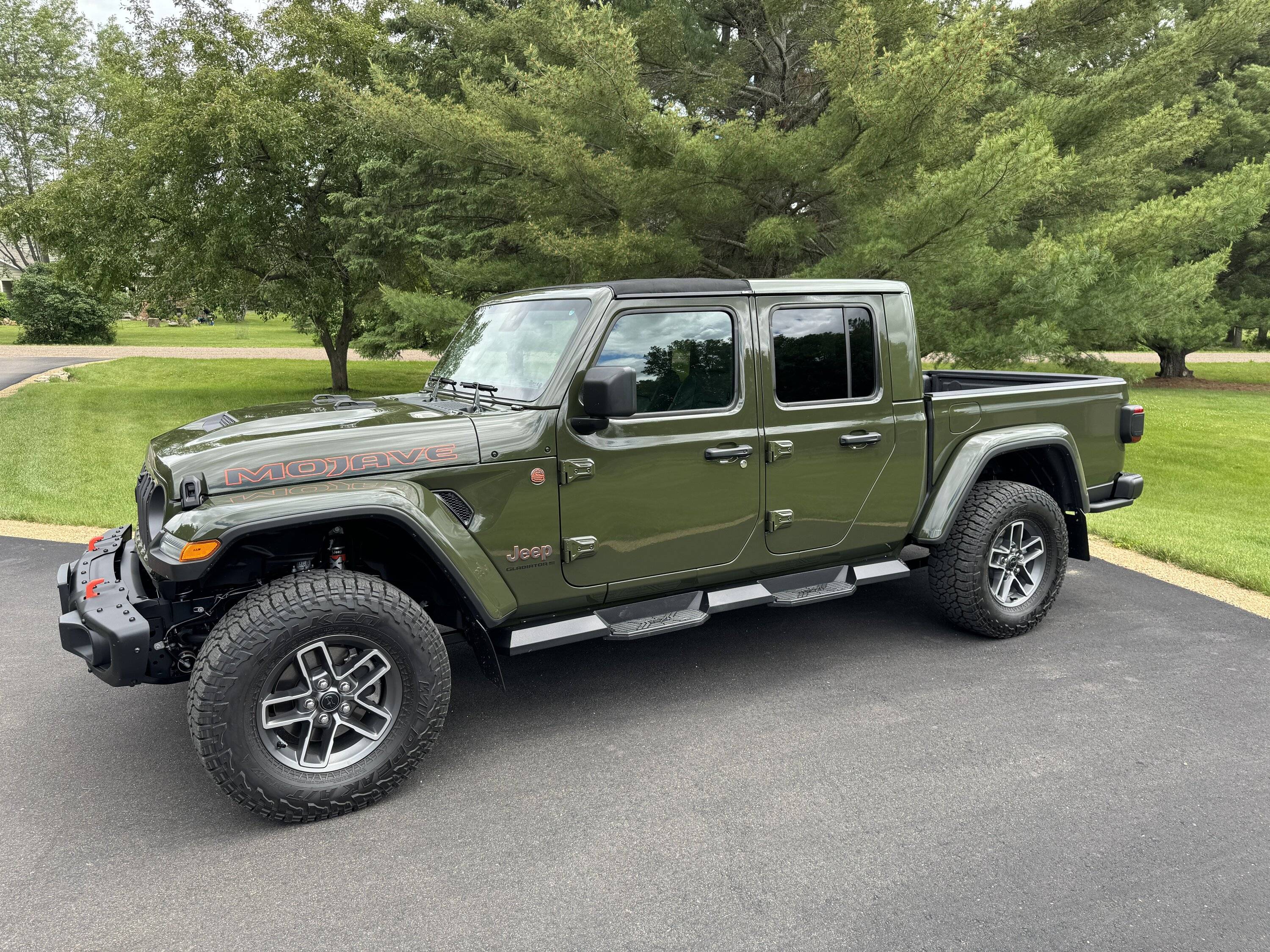 Jeep Gladiator Very quick question about Sunrider install IMG_8058.JPG