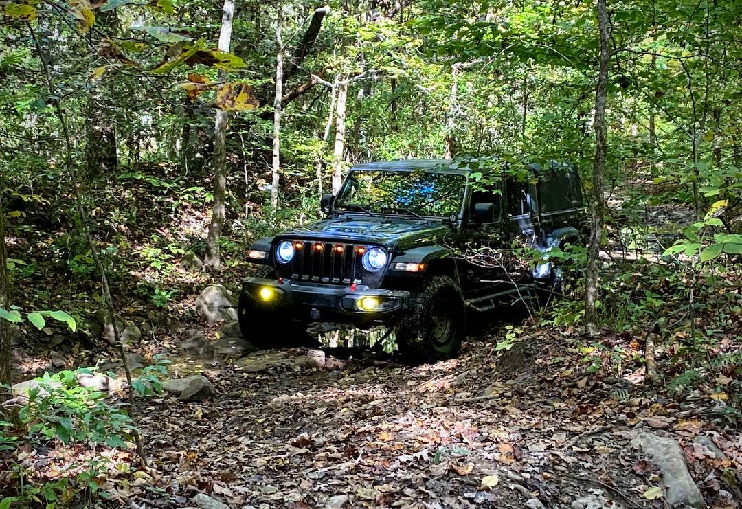 Jeep Gladiator It's full-Throttle Thursday! Show us those action shots! 20221009_160640687_iOS