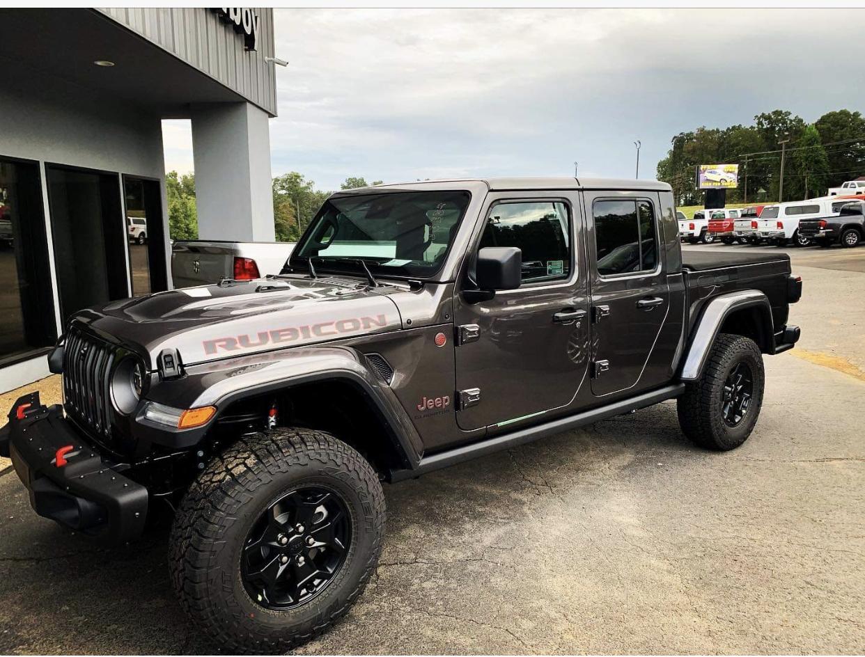 Jeep Gladiator Granite Crystal Hellcat Gladiator Conversion BCB91931-6085-40F7-8889-3924291EF1E3