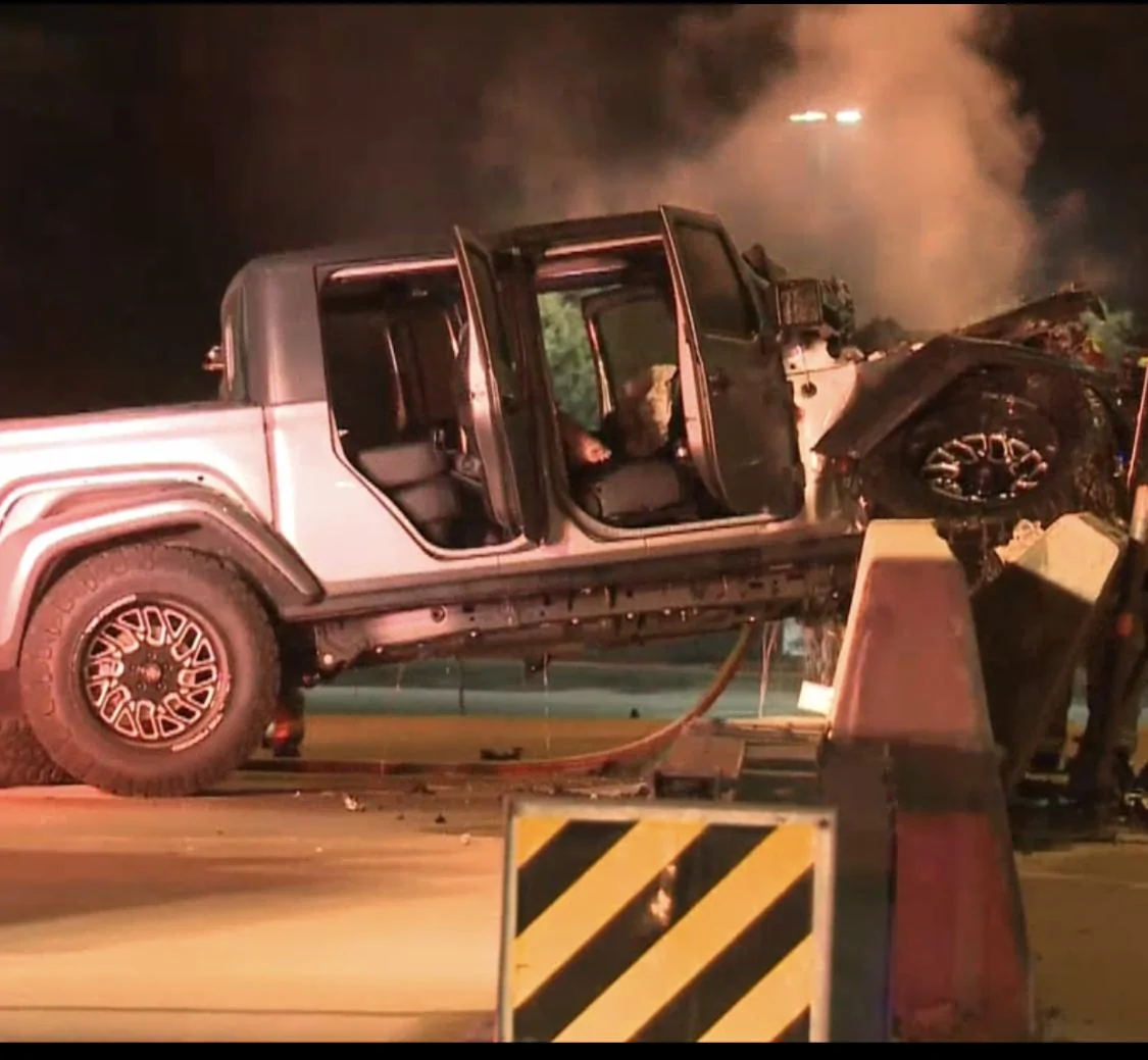 Jeep Gladiator Bad night in North Richland Hills 5EF451D8-C57D-4C93-AAF0-2C59E2FDDCB6