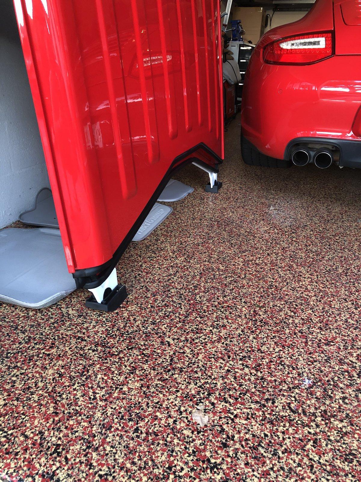 Jeep Gladiator Rubber things in the side of the freedom top bag F8F3AC7F-7253-43E9-BF2A-00AC981503E0