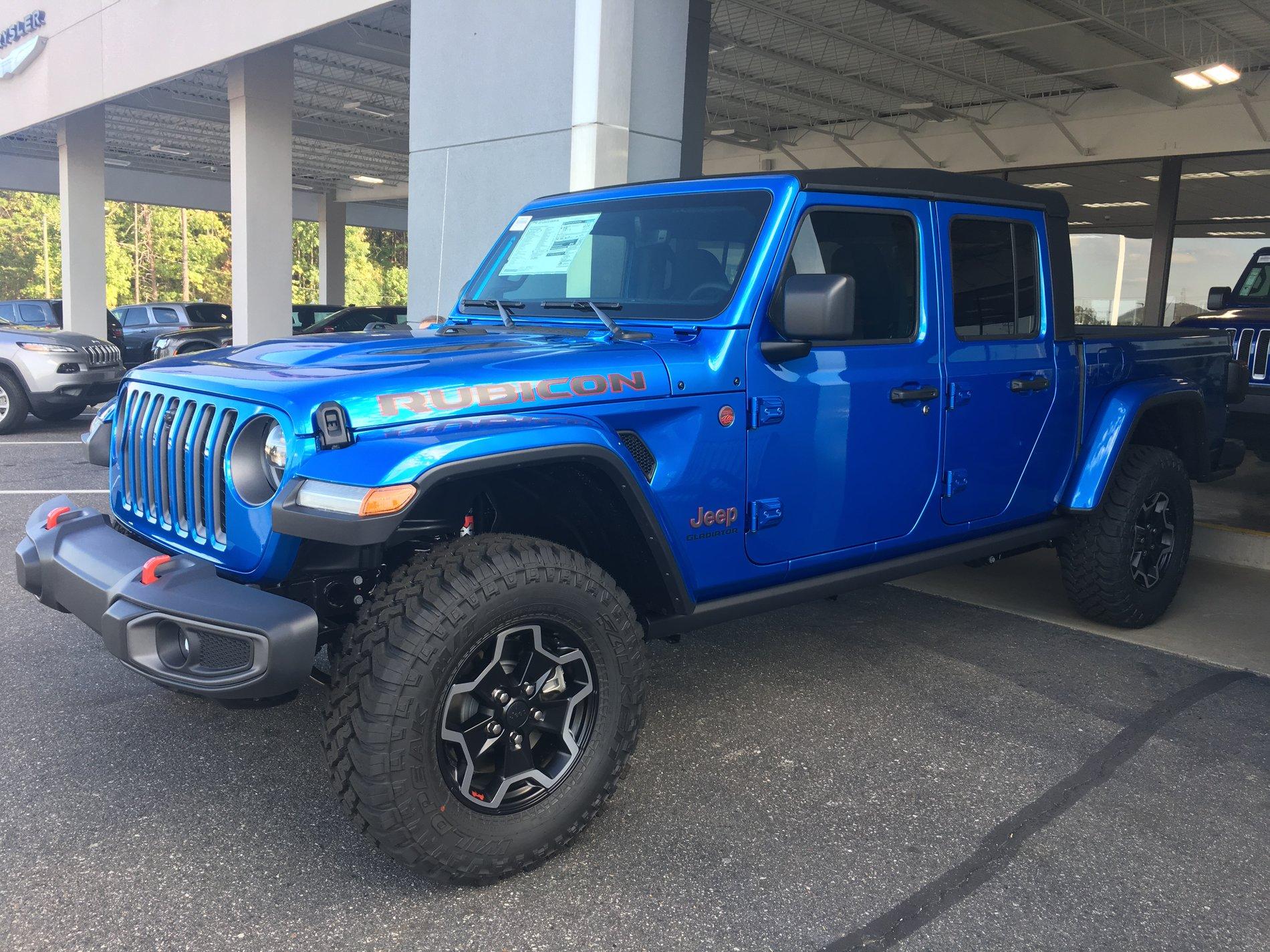 Jeep Gladiator HYDRO BLUE PEARL Gladiator JT Club BF3AB854-65D1-465D-92B2-F7A10B2EECA6